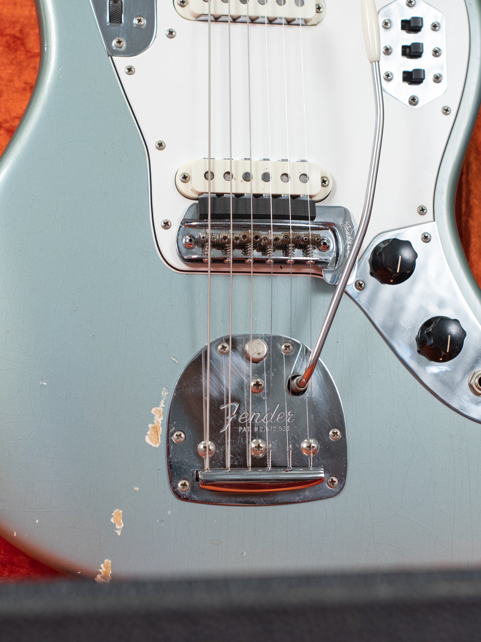 Fender Jaguar floating bridge and tremolo