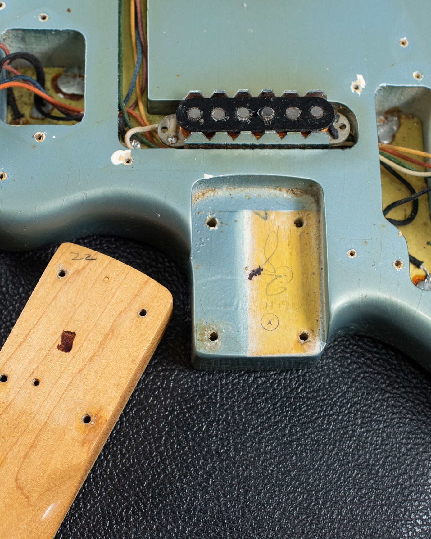 Fender neck pocket paint stick mark