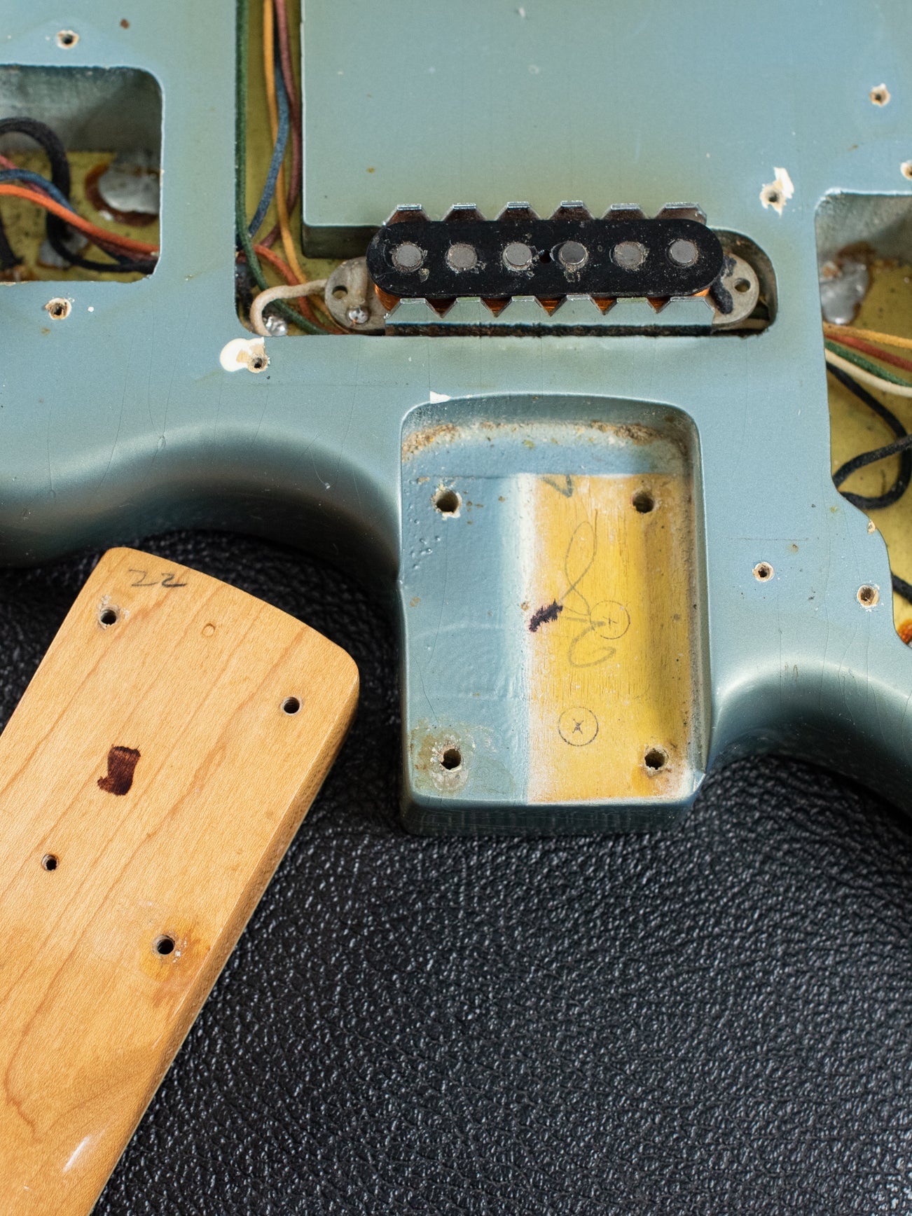 Fender neck pocket paint stick mark