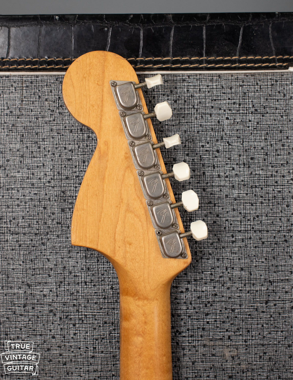Fender F logo tuners 1966