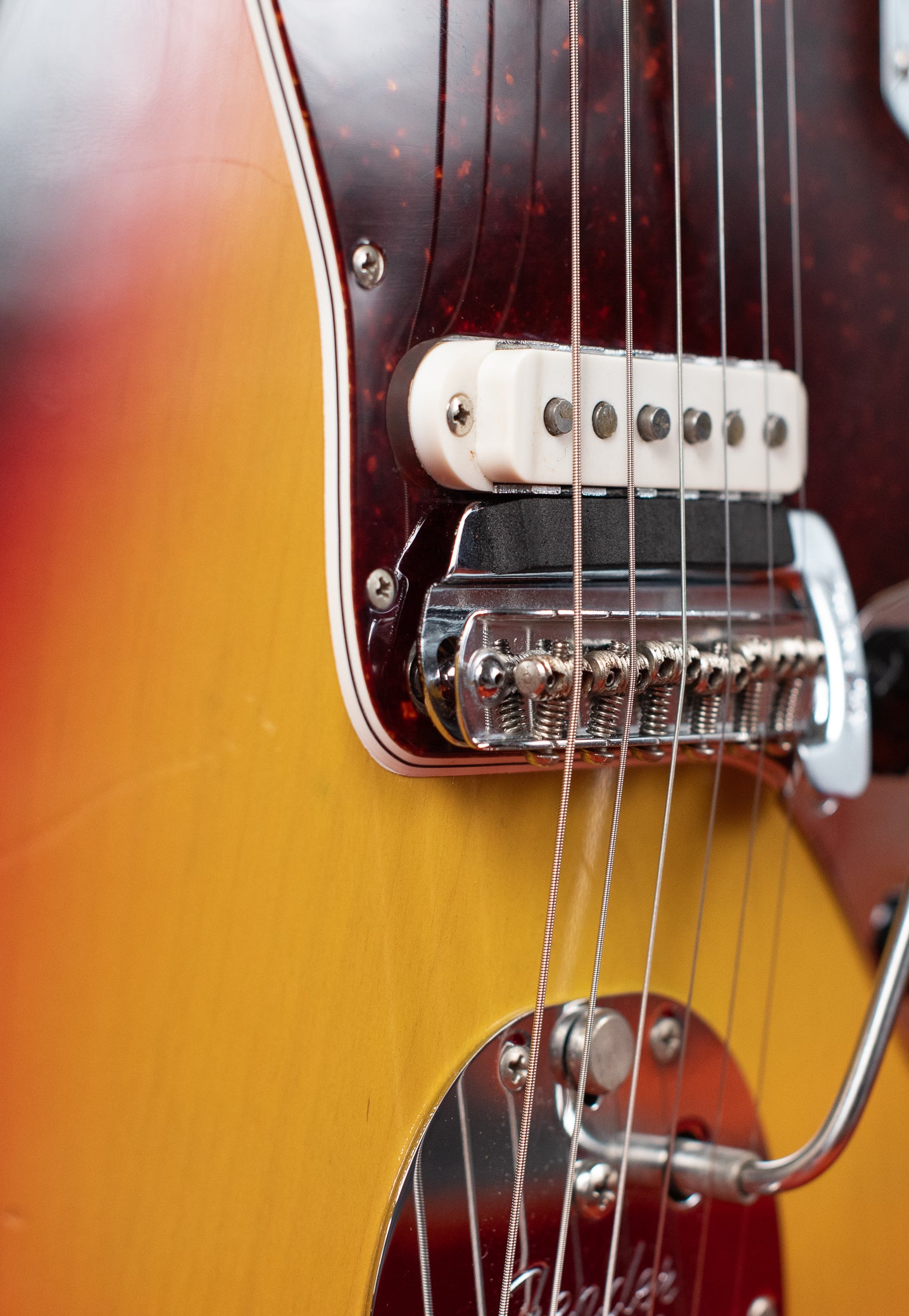 Fender mute, bridge mute, Vintage 1966 Fender Jaguar Sunburst