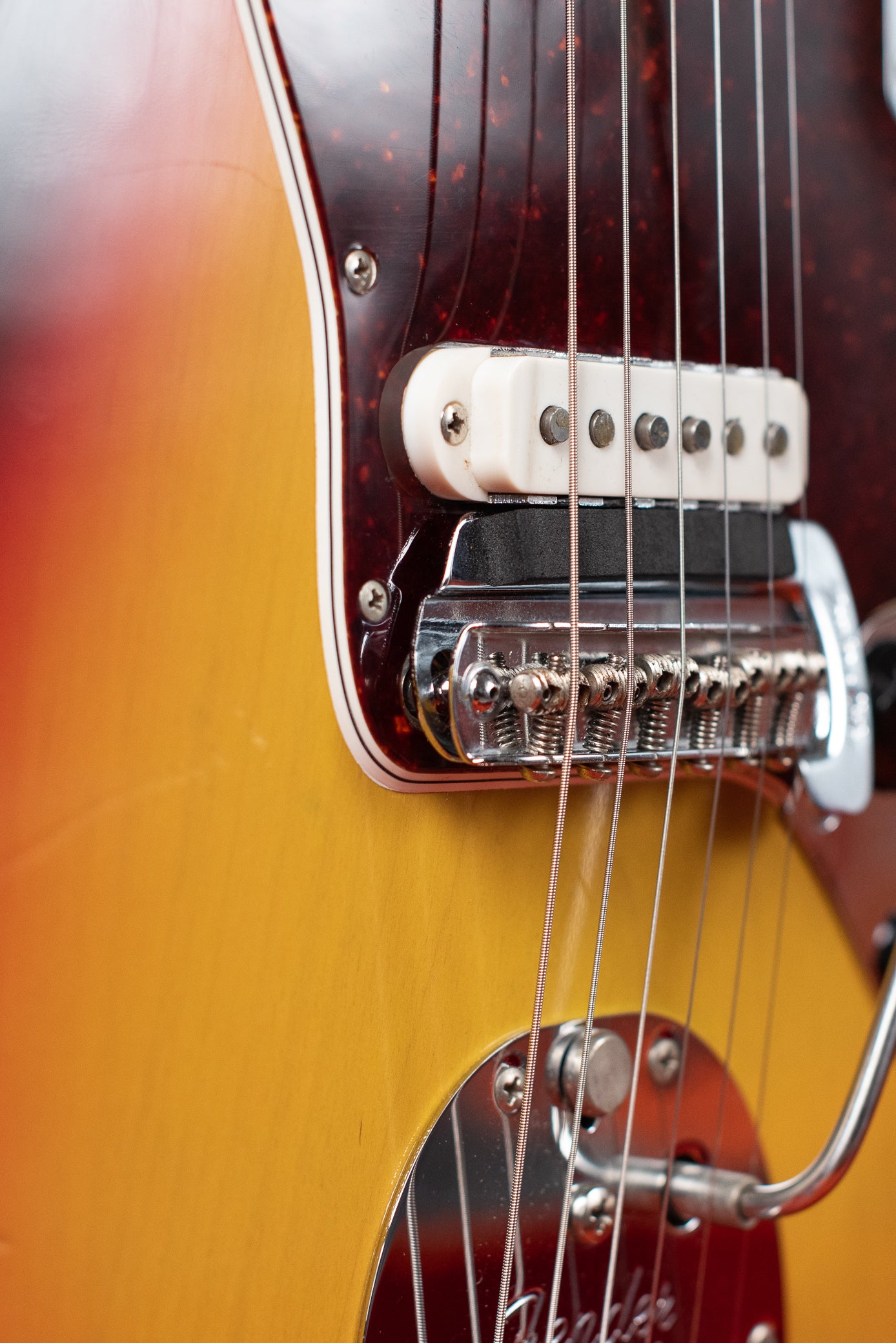 Fender mute, bridge mute, Vintage 1966 Fender Jaguar Sunburst