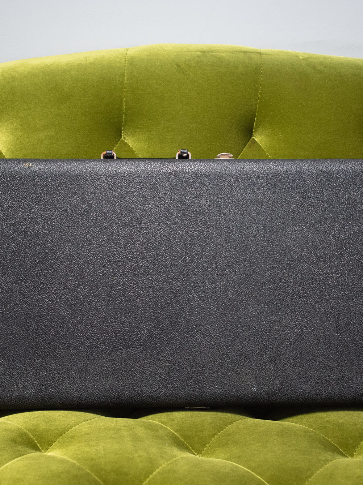 Original case, Vintage 1966 Fender Jaguar Sunburst