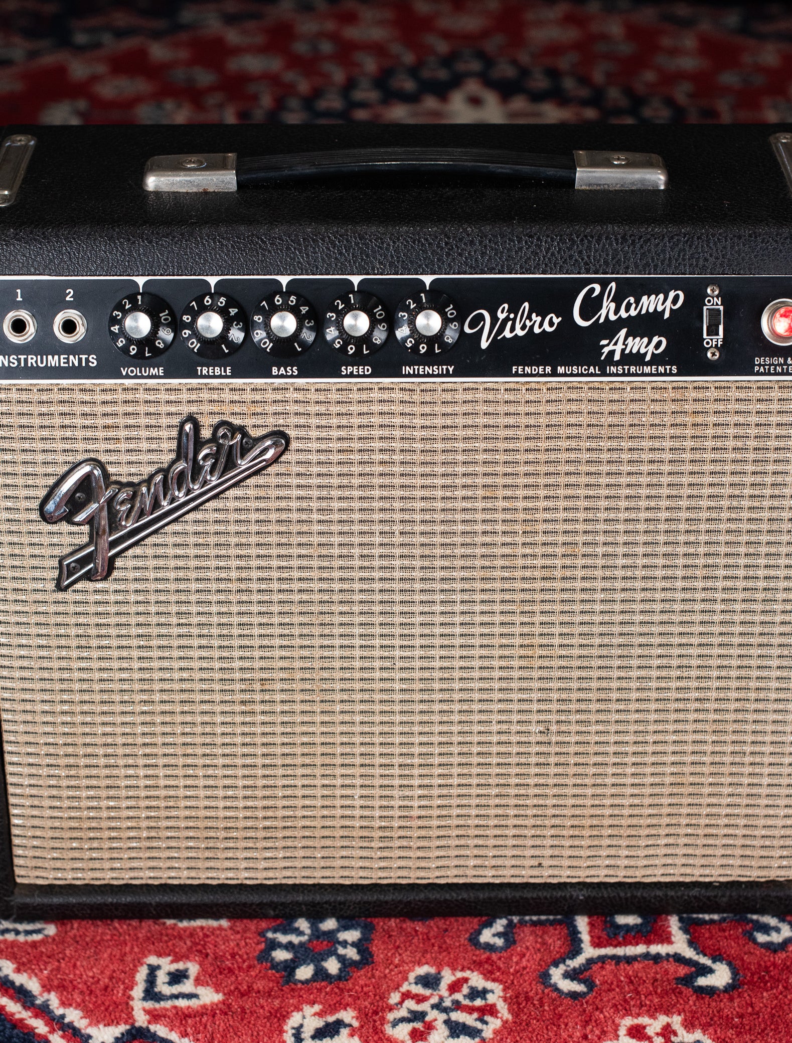Vintage 1967 Fender Vibro Champ guitar amplifier