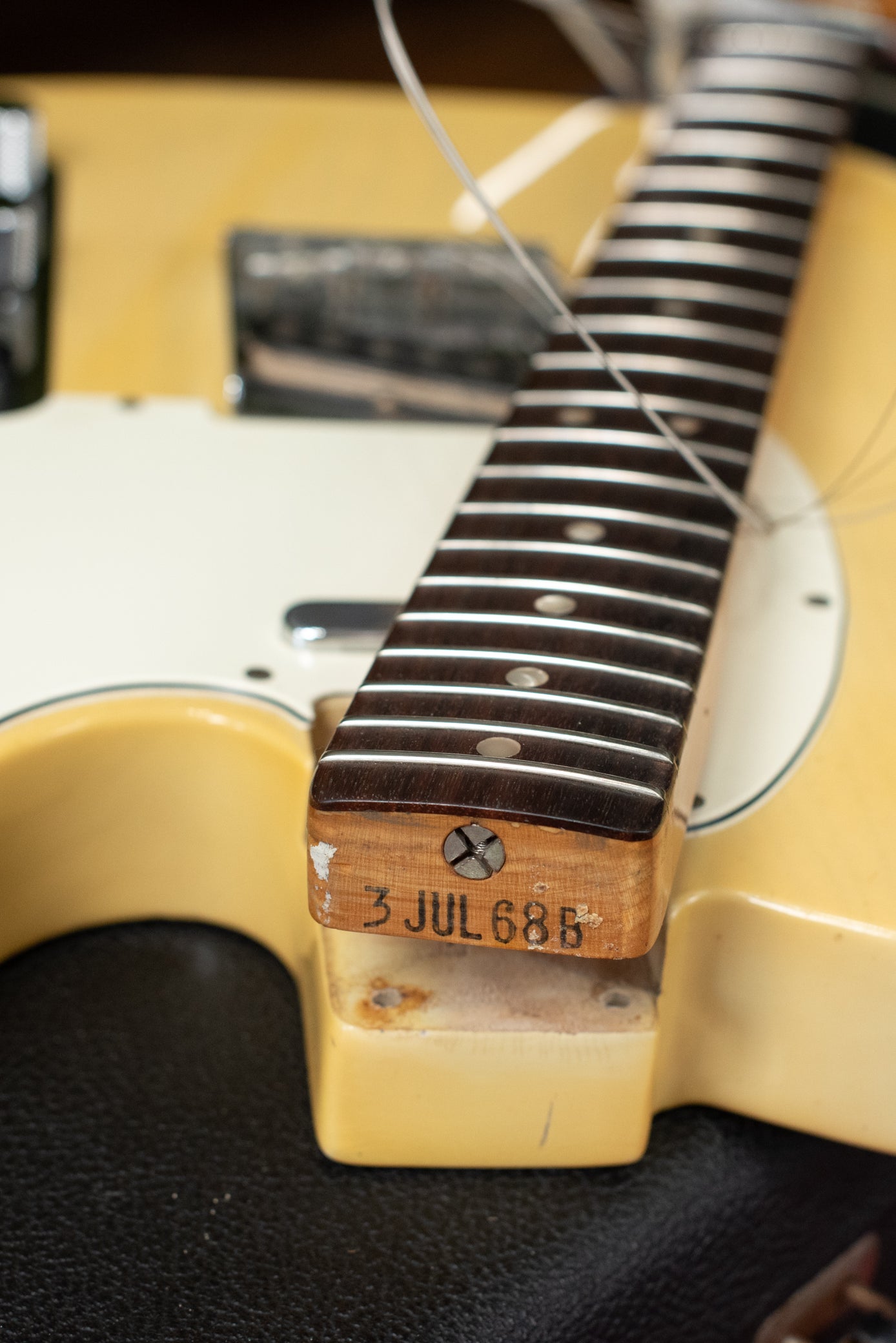 neck heel date stamp