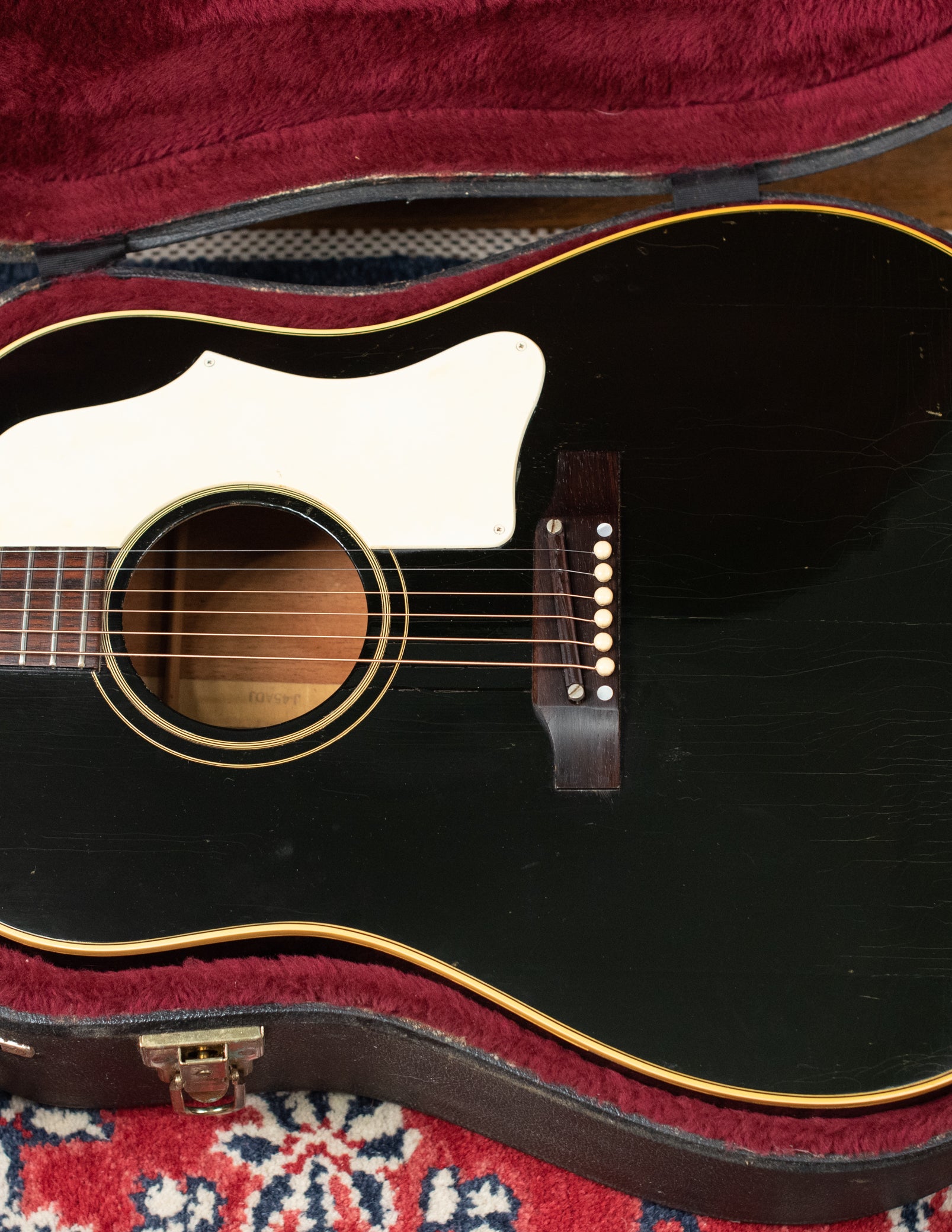 where to sell vintage Gibson guitars