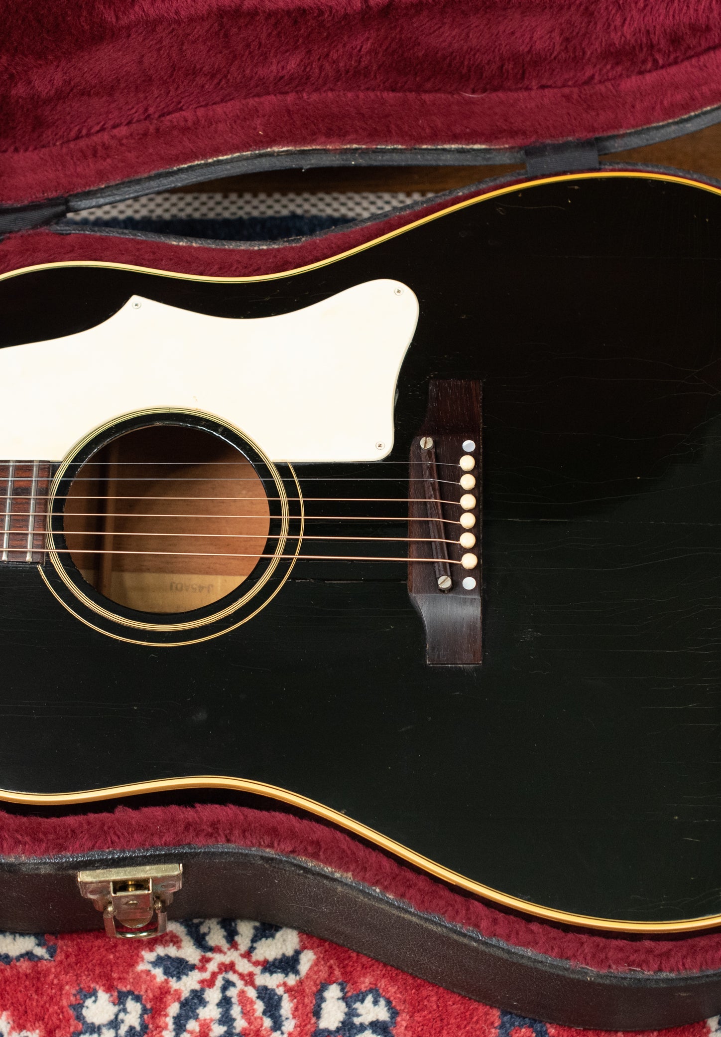 where to sell vintage Gibson guitars