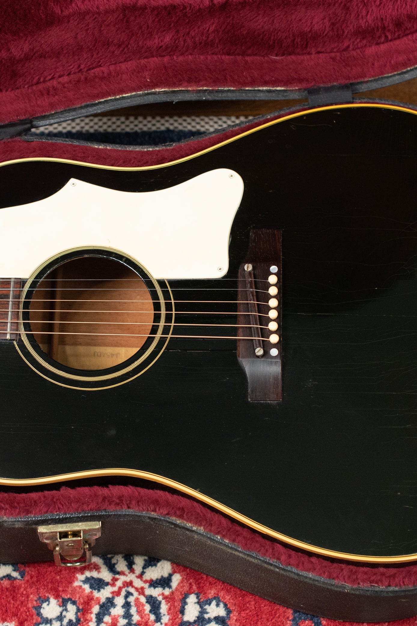 where to sell vintage Gibson guitars