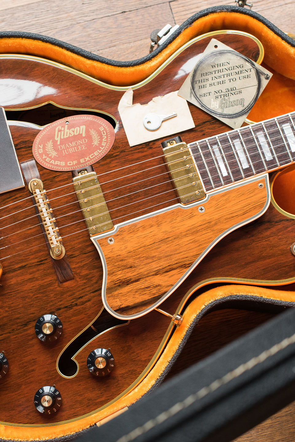 Gibson Crest original case and paperwork