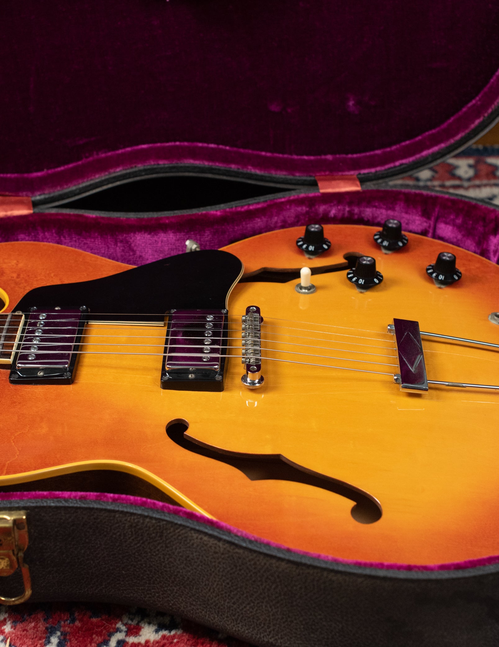 Gibson guitar buyer
