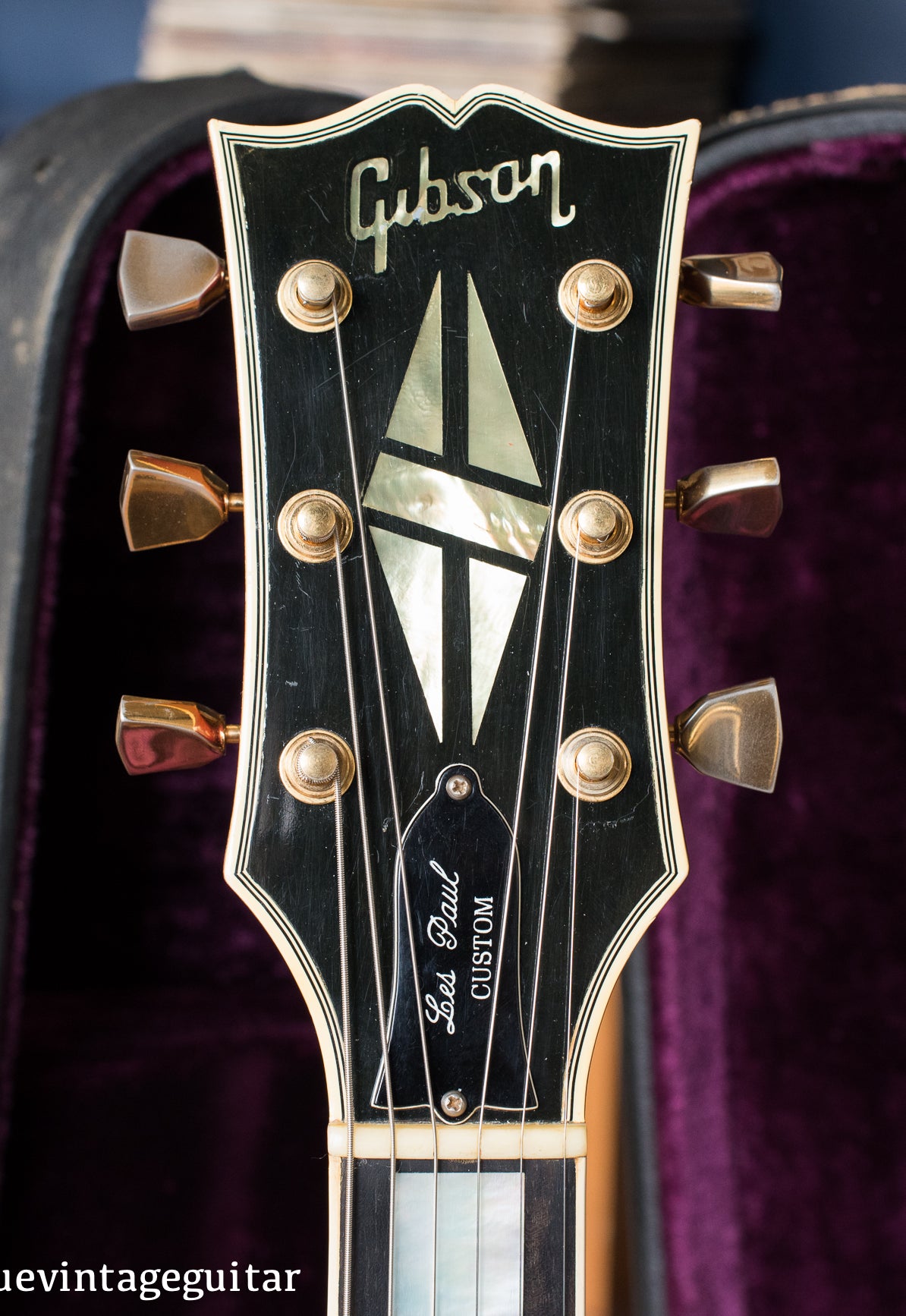 Pearl Gibson logo, Custom inlay, Vintage 1974 Gibson Les Paul Custom Cherry Sunburst