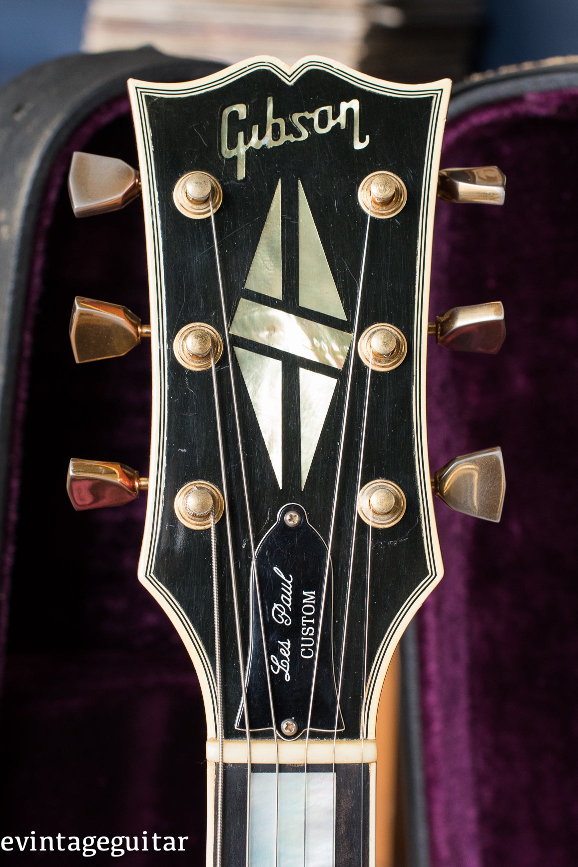Pearl Gibson logo, Custom inlay, Vintage 1974 Gibson Les Paul Custom Cherry Sunburst