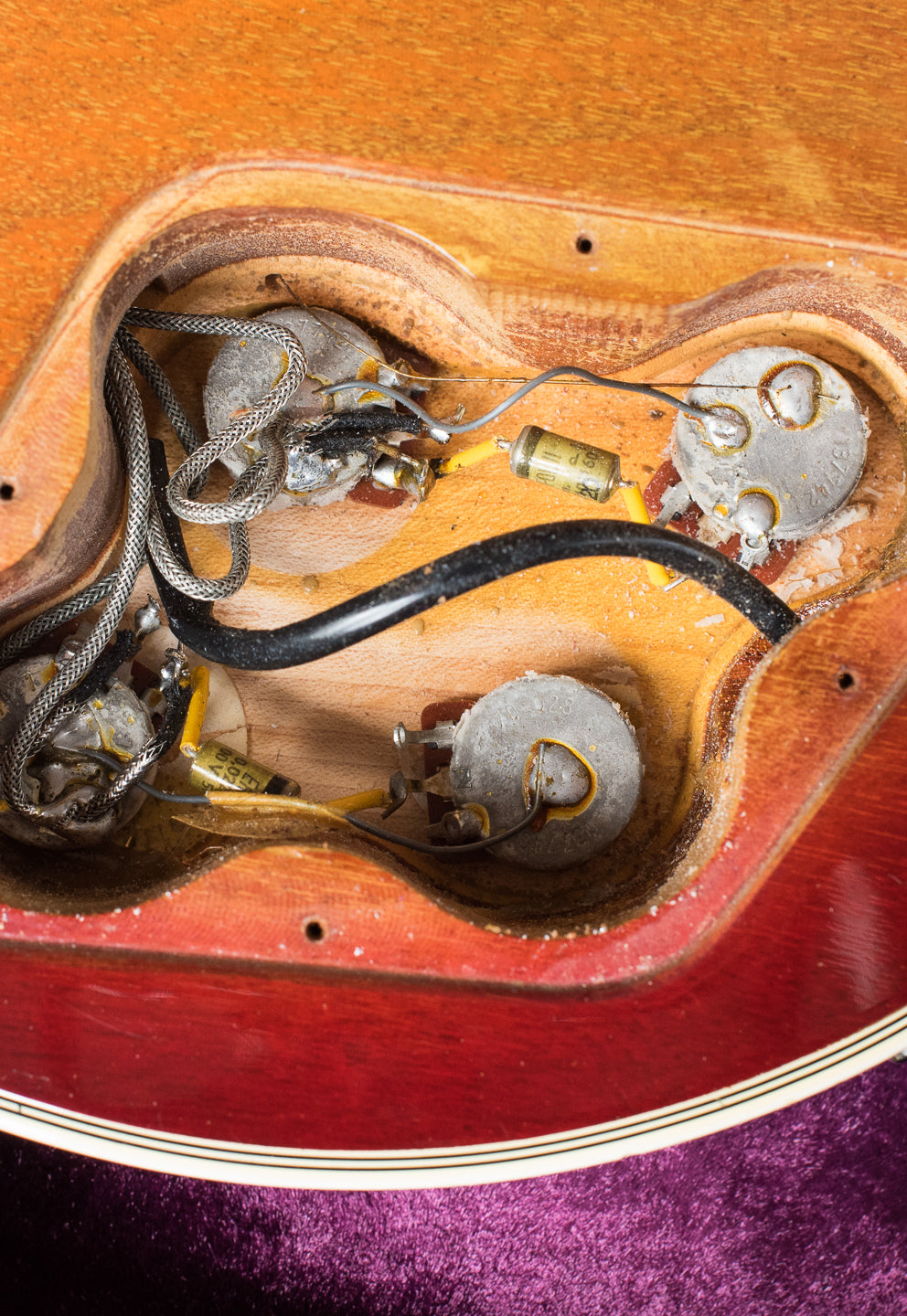 Original potentiometers, electronics, Vintage 1974 Gibson Les Paul Custom Cherry Sunburst