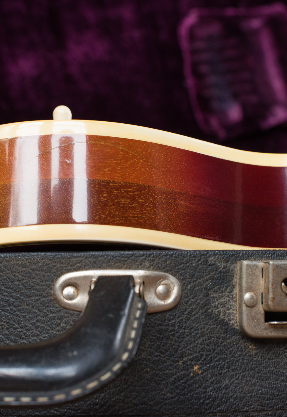 Pancake body, Vintage 1974 Gibson Les Paul Custom Cherry Sunburst