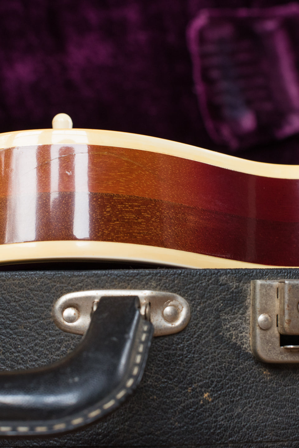 Pancake body, Vintage 1974 Gibson Les Paul Custom Cherry Sunburst