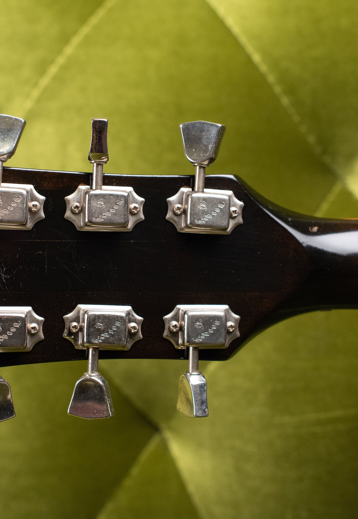 Original tuners, Gibson tuners, Vintage 1977 Gibson ES-335 Walnut with Bigsby