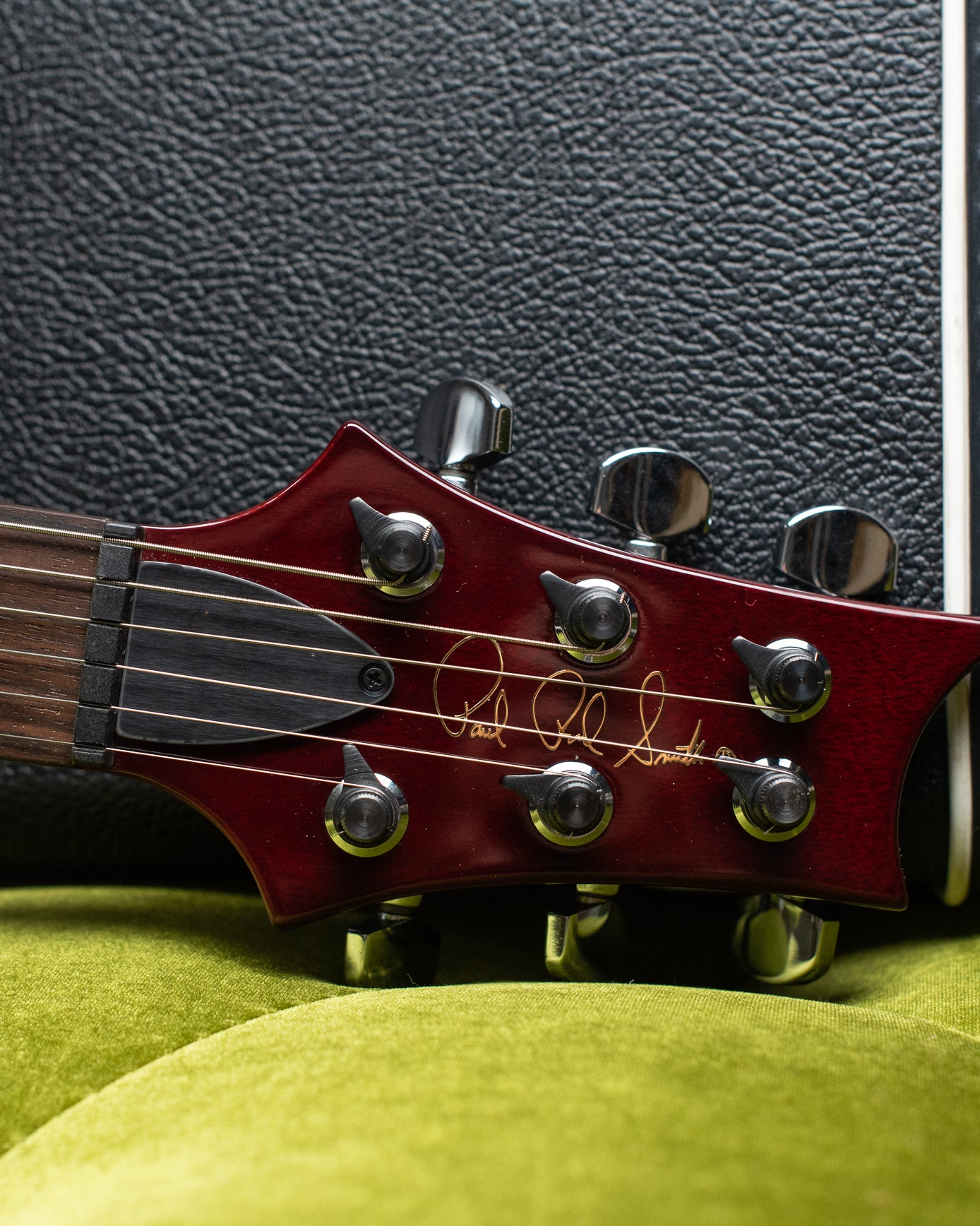 1996 Paul Reed Smith PRS Custom 24 electric guitar headstock