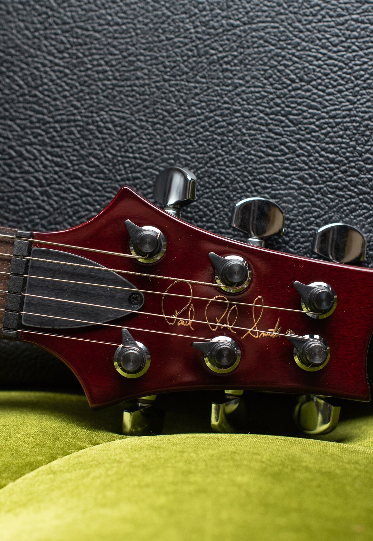 1996 Paul Reed Smith PRS Custom 24 electric guitar headstock