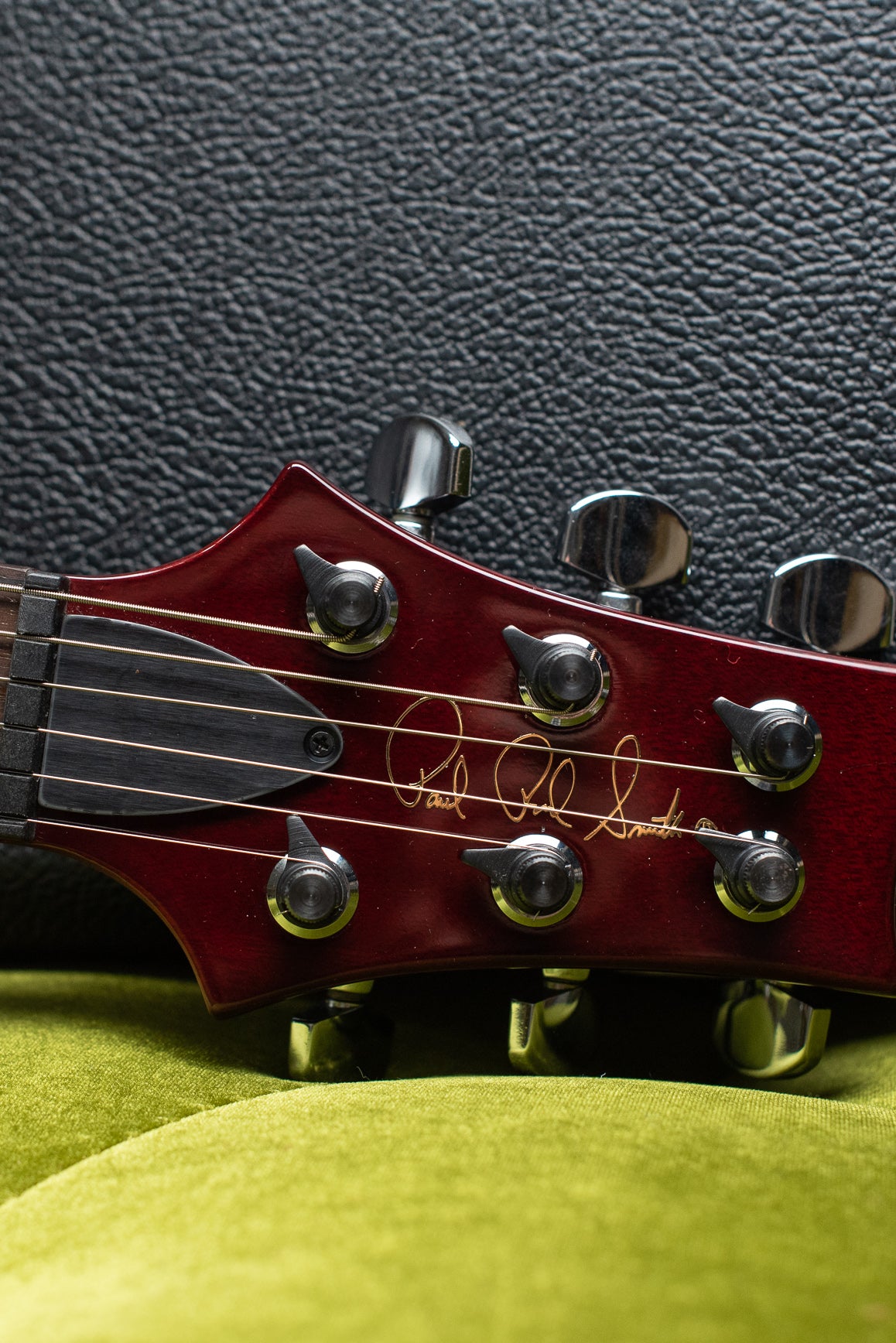 1996 Paul Reed Smith PRS Custom 24 electric guitar headstock