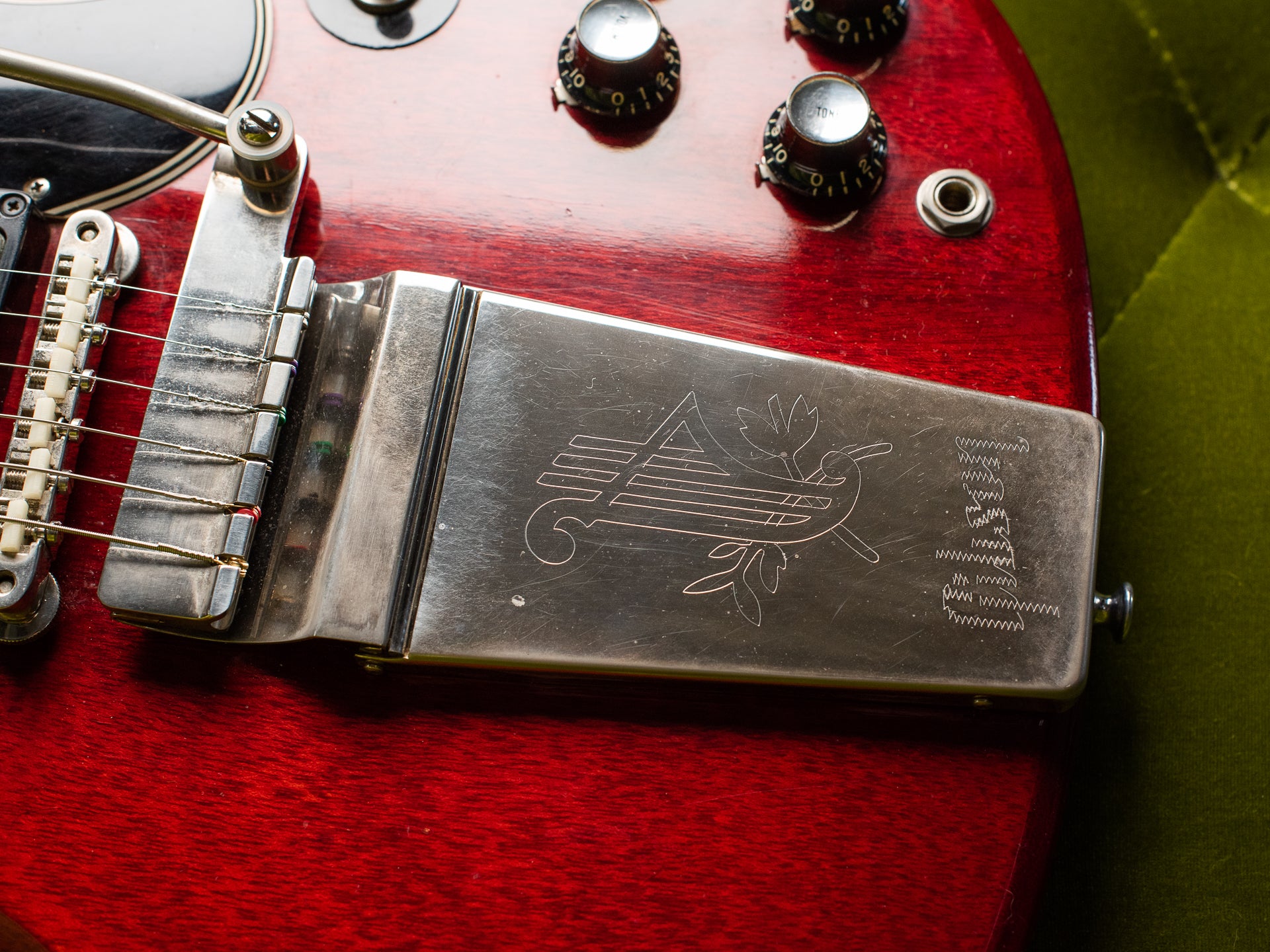 Gibson Lyre tremolo tailpiece