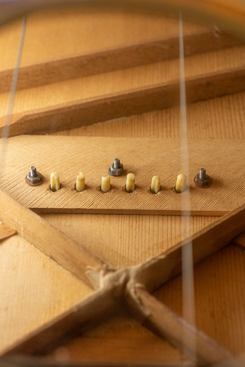 1941 Gibson Super Jumbo 100 SJ-100, bracing, bridge plate