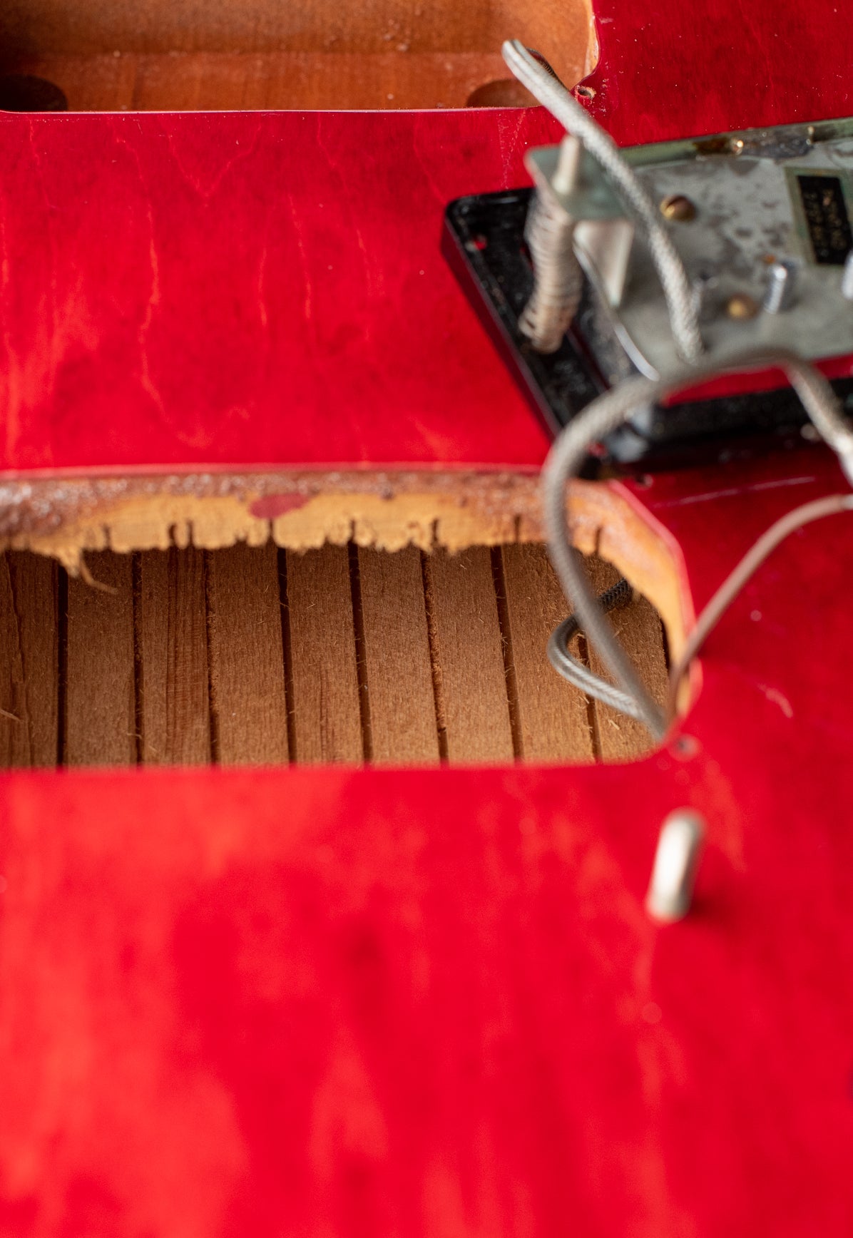 Short center block, 1973 Gibson ES-335 TD Cherry