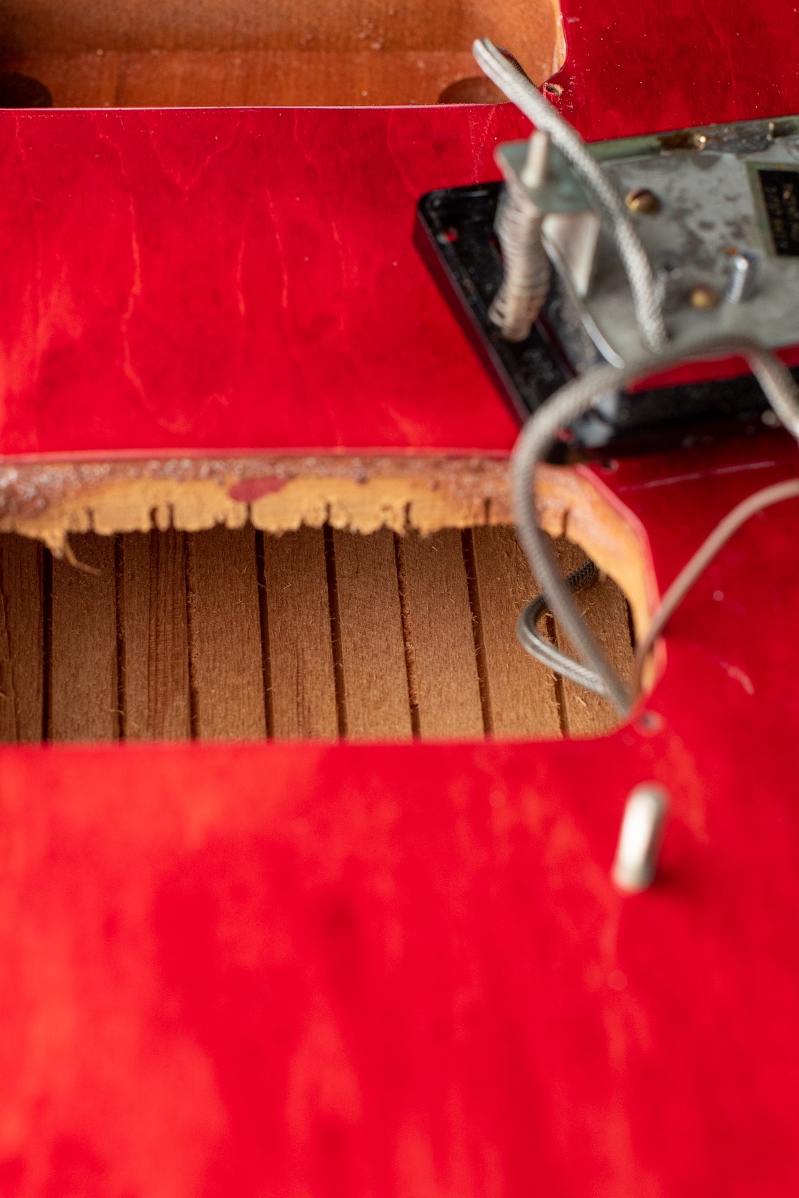 Short center block, 1973 Gibson ES-335 TD Cherry