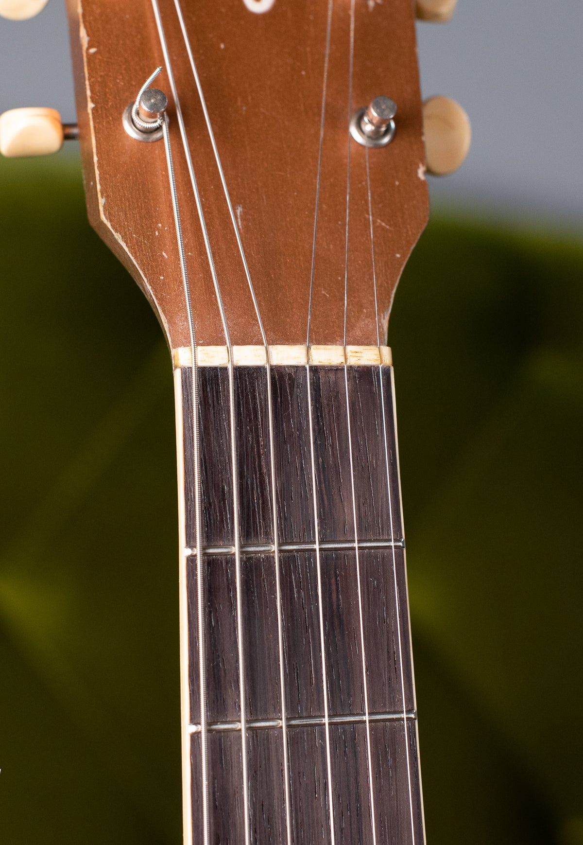 Original nut, Vintage Harmony H44 Stratotone