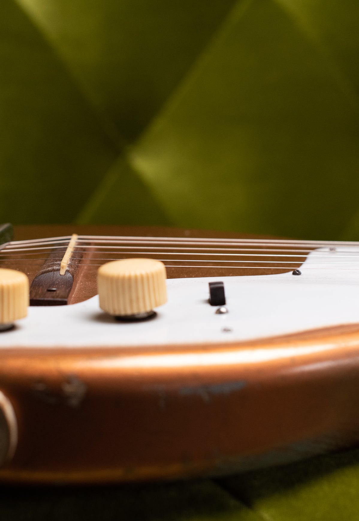Bridge height, Vintage Harmony H44 Stratotone
