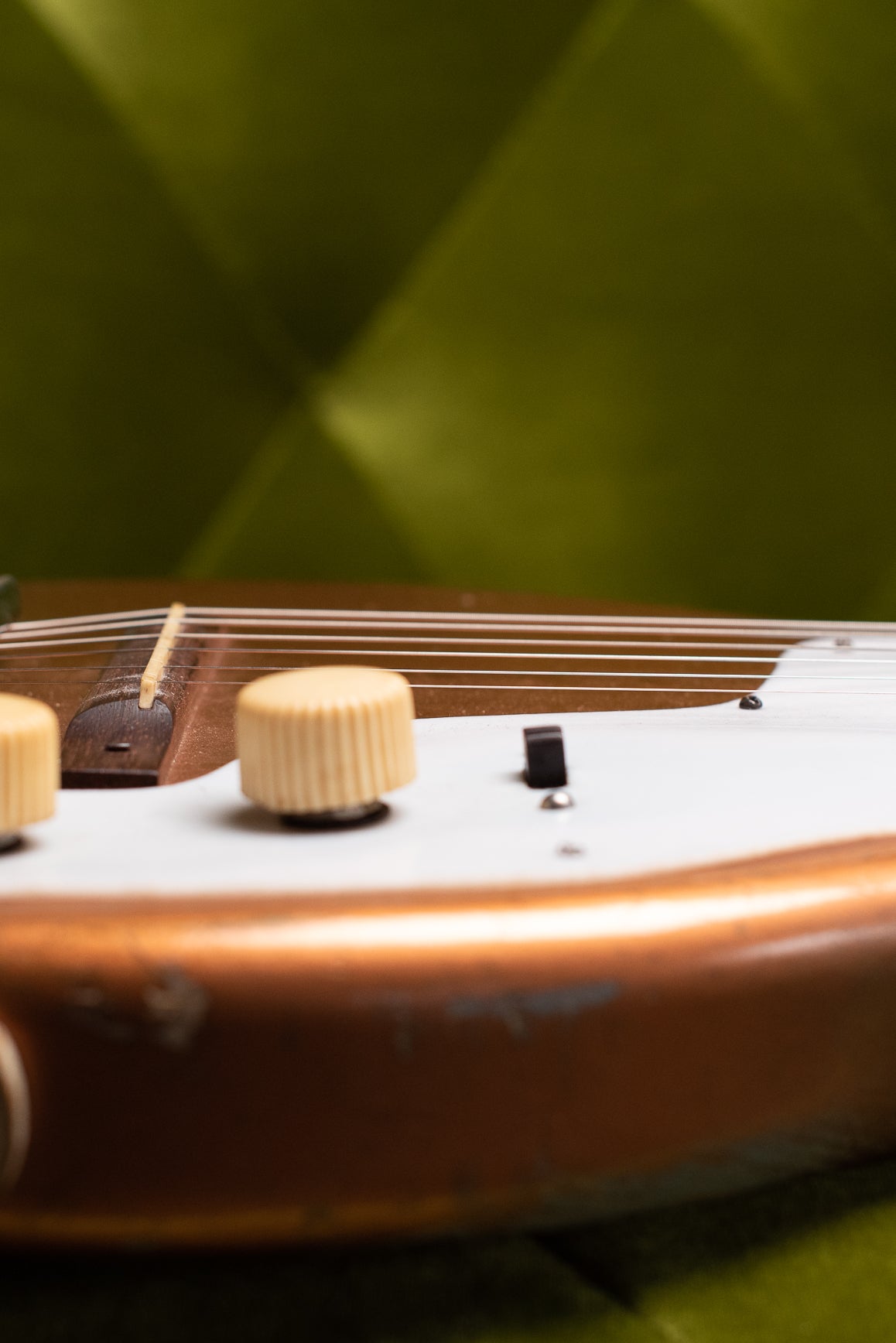 Bridge height, Vintage Harmony H44 Stratotone