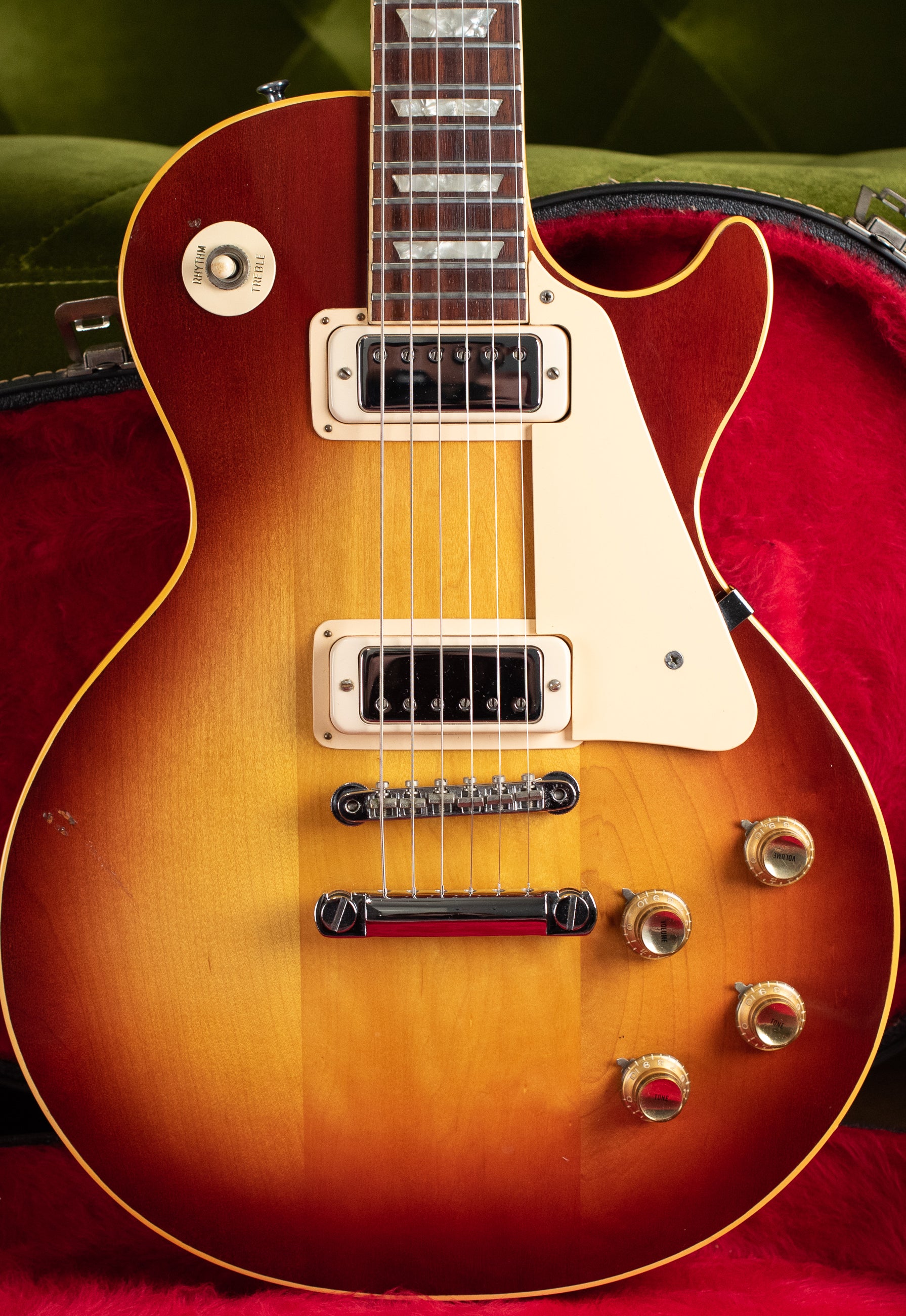 Vintage 1972 Gibson Les Paul Deluxe electric guitar