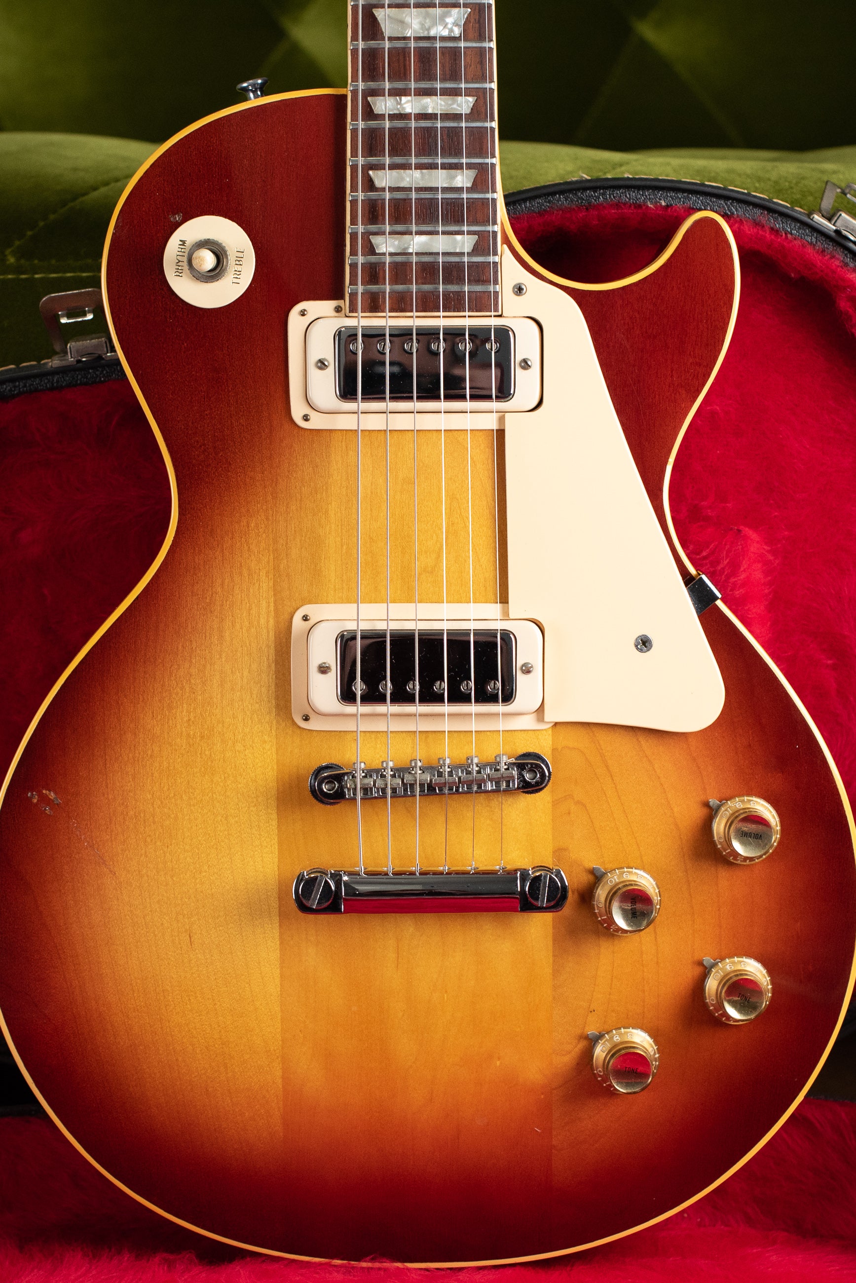 Vintage 1972 Gibson Les Paul Deluxe electric guitar