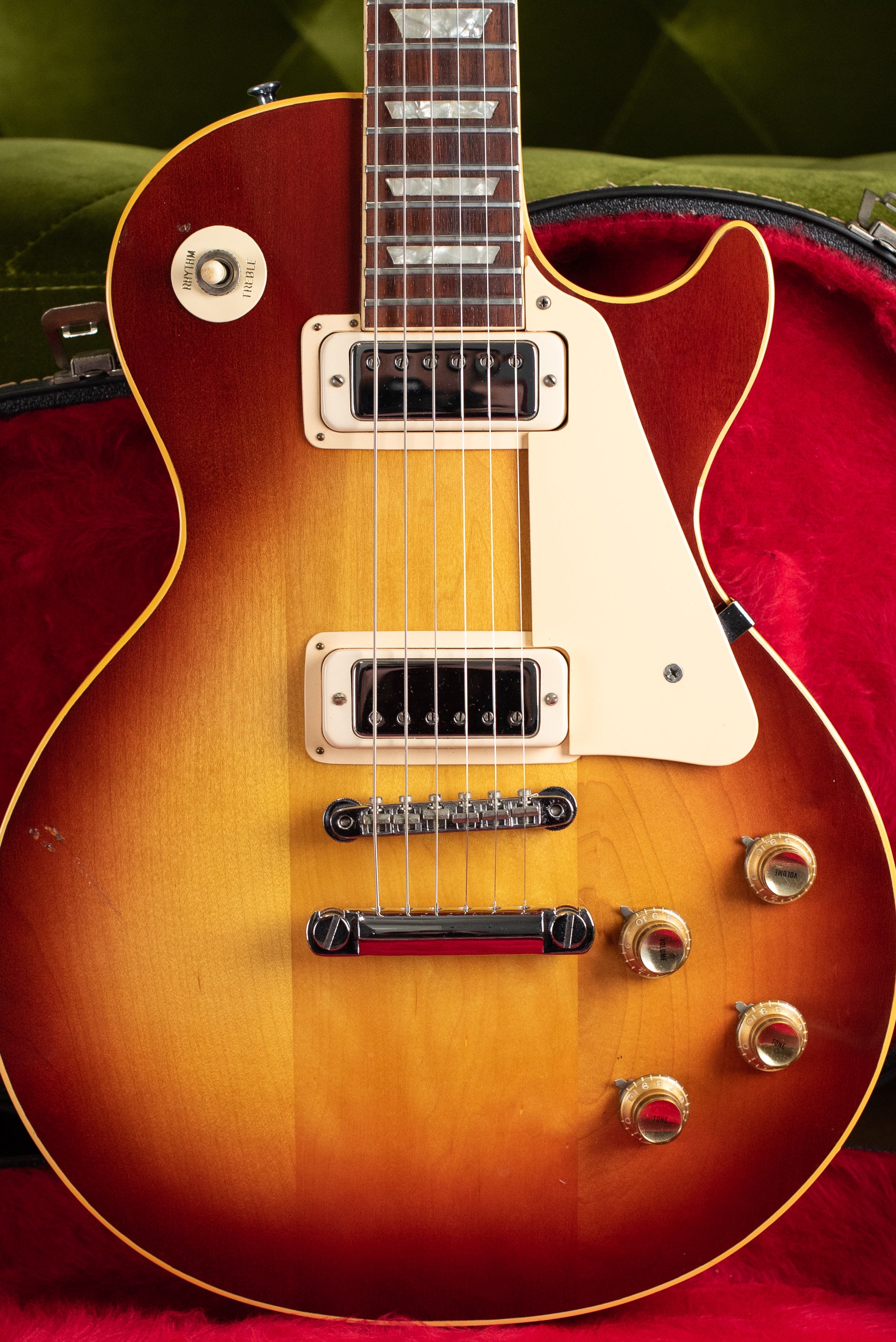 Vintage 1972 Gibson Les Paul Deluxe electric guitar