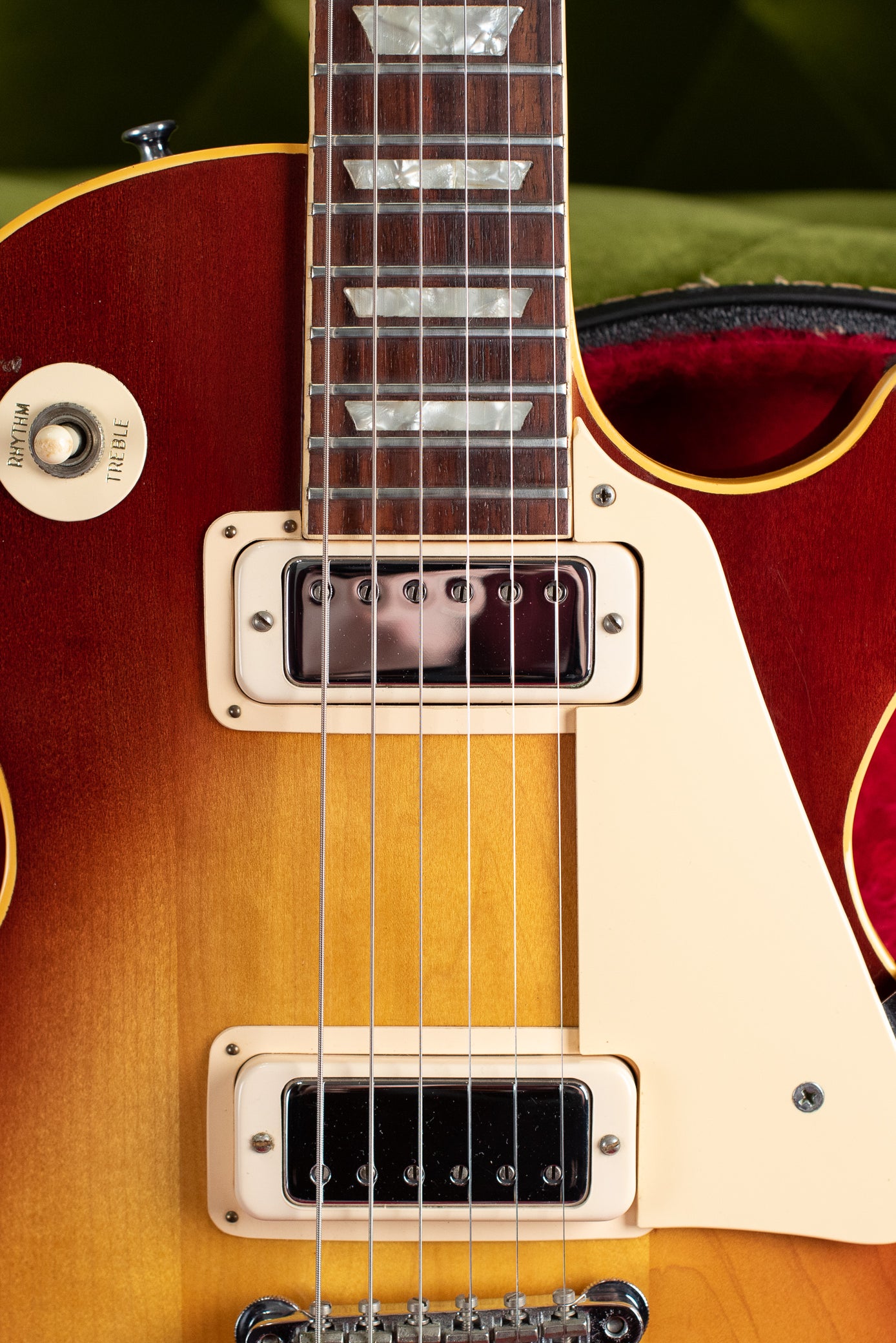 Vintage 1972 Gibson Les Paul Deluxe electric guitar