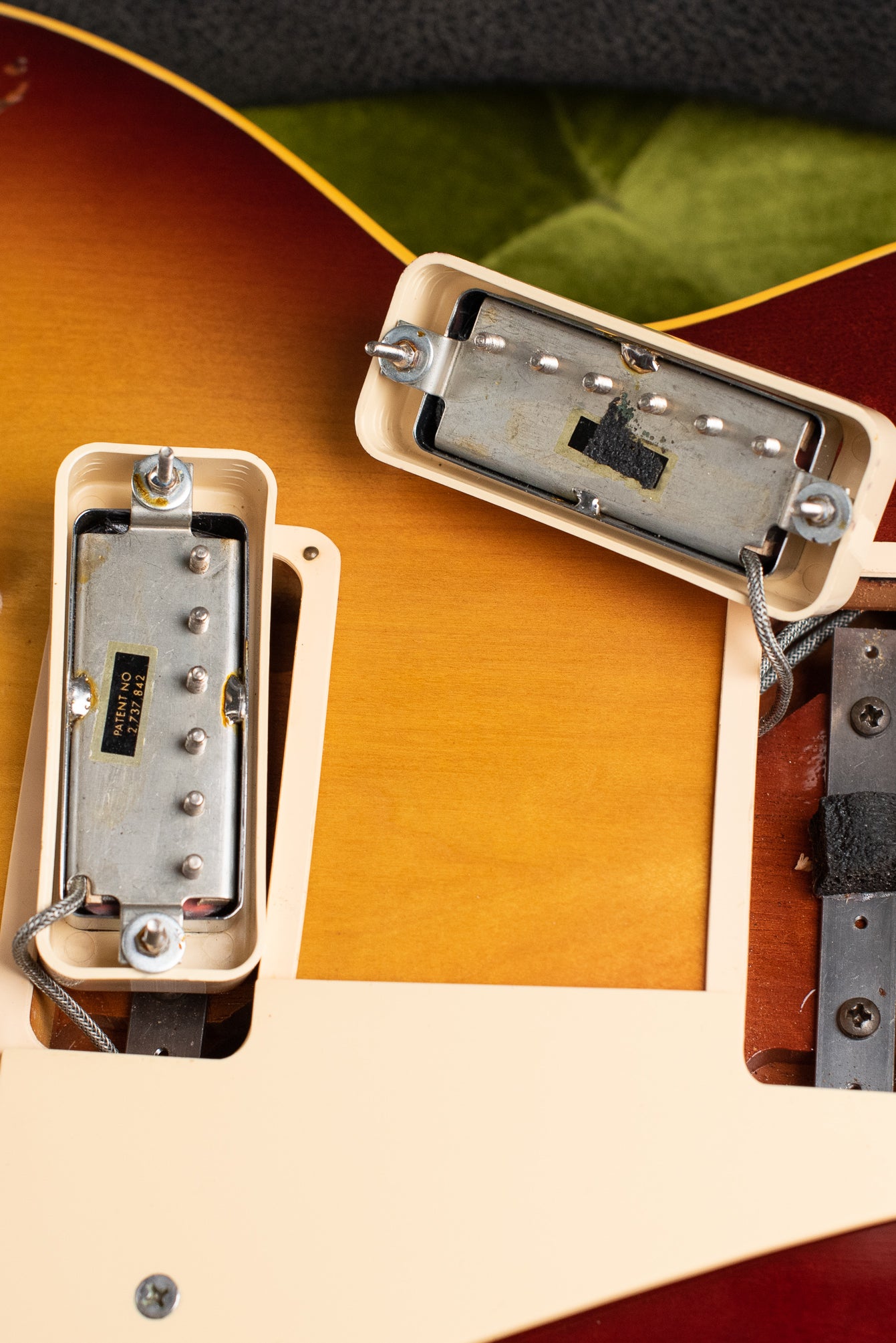 Patent number sticker mini humbucking pickups, Vintage 1972 Gibson Les Paul Deluxe electric guitar