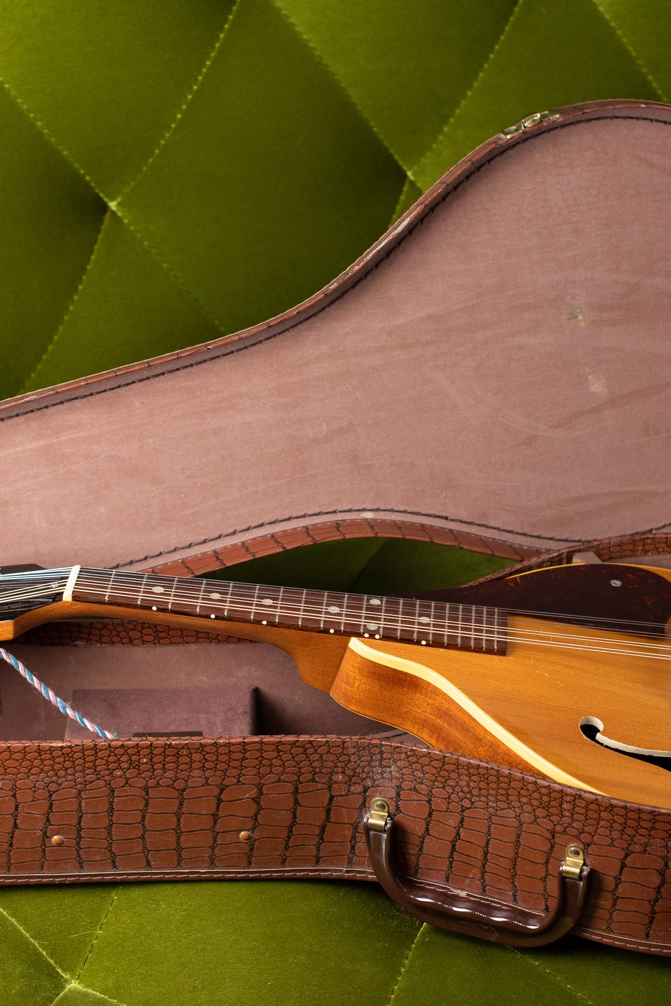 Vintage 1957 Gibson A-40 N Mandolin