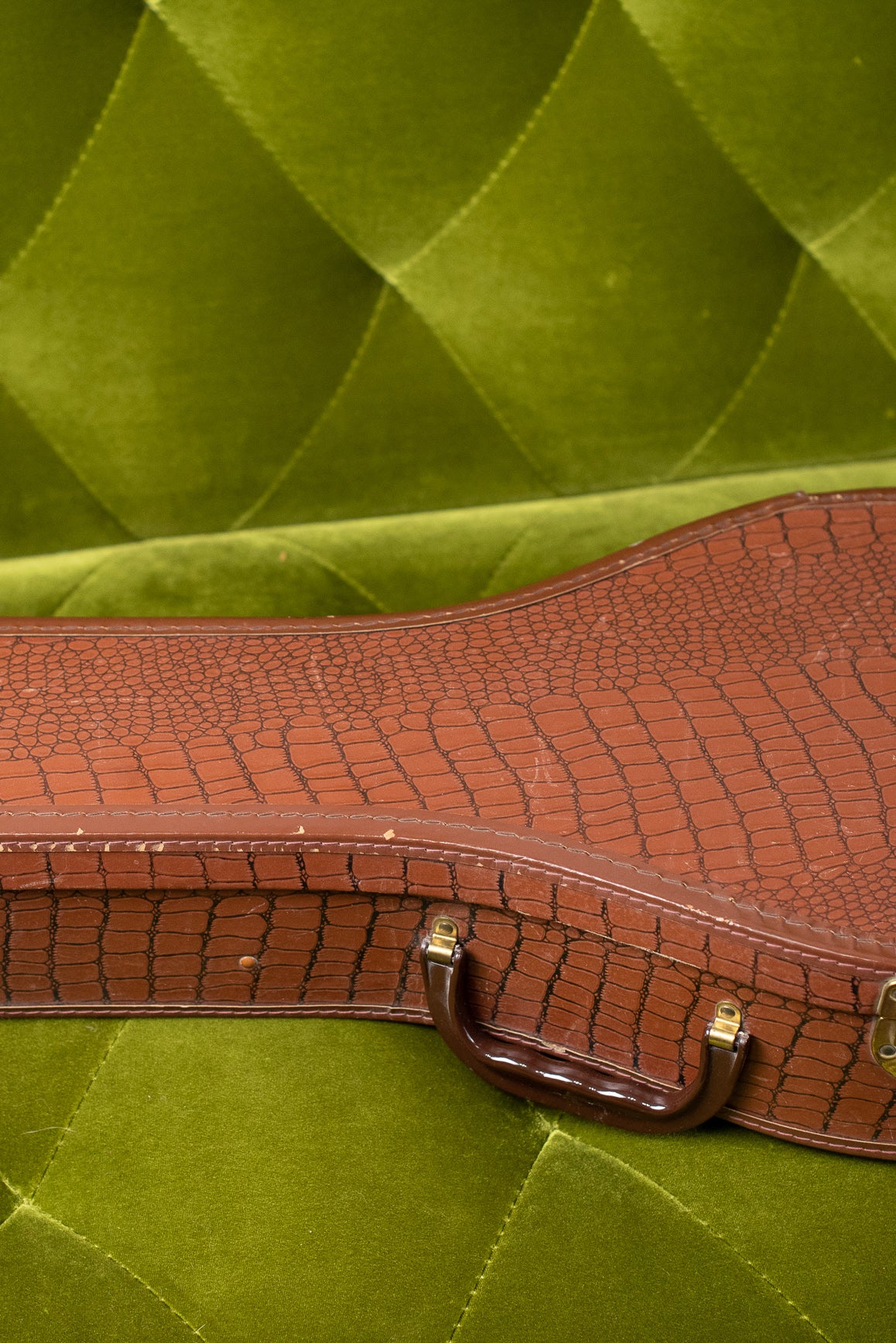 Gibson faux alligator chipboard mandolin case