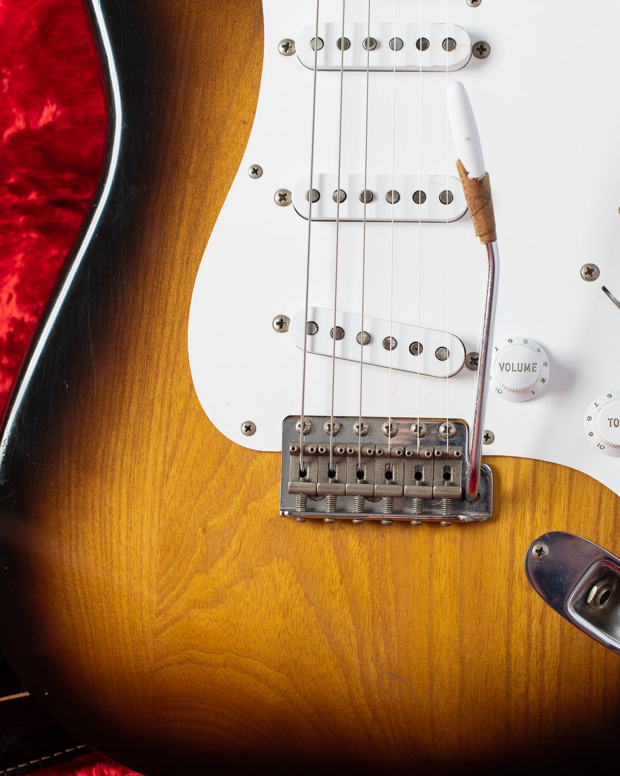 Fender Stratocaster 1954 synchronized tremolo tailpiece and arm