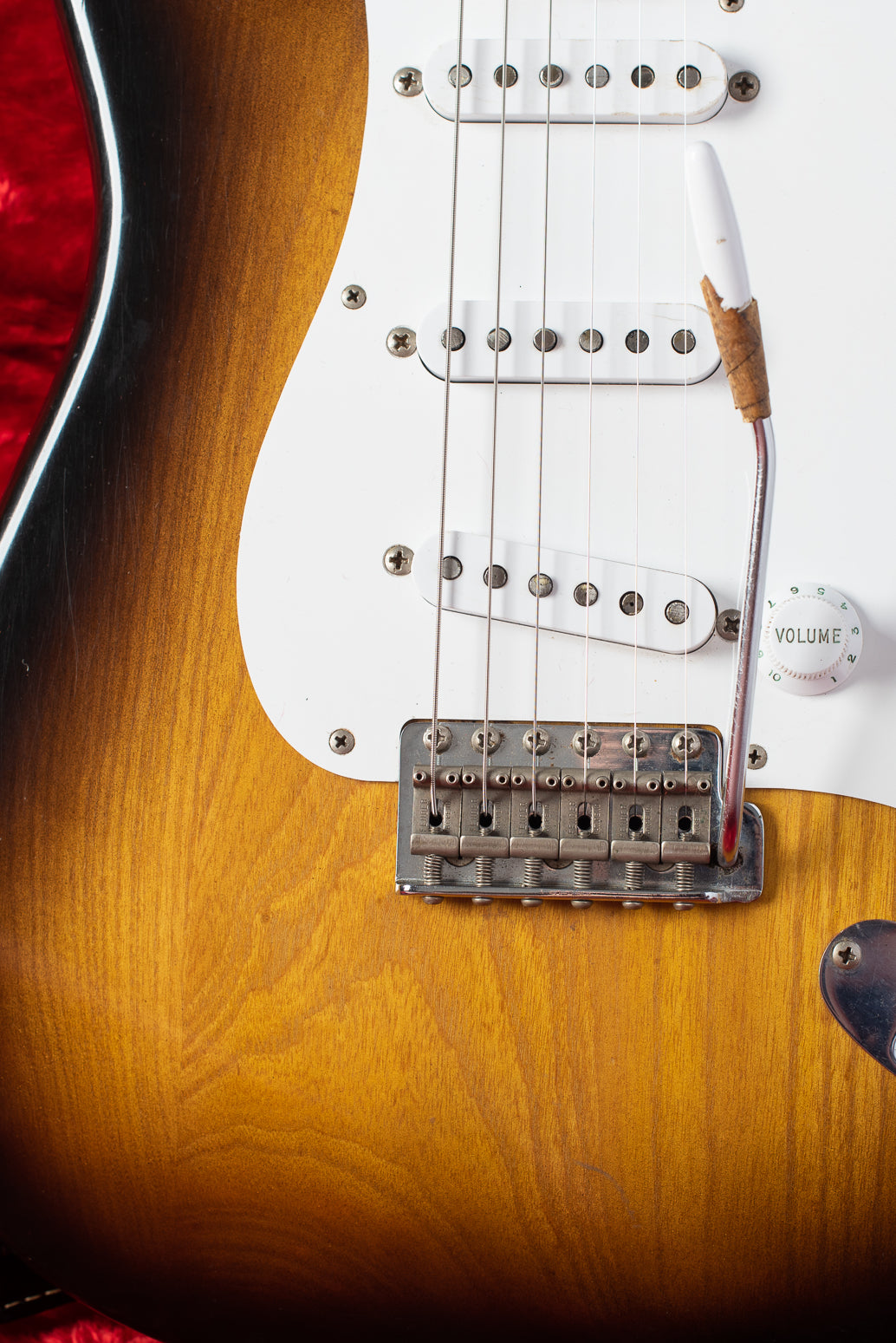 Fender Stratocaster 1954 synchronized tremolo tailpiece and arm