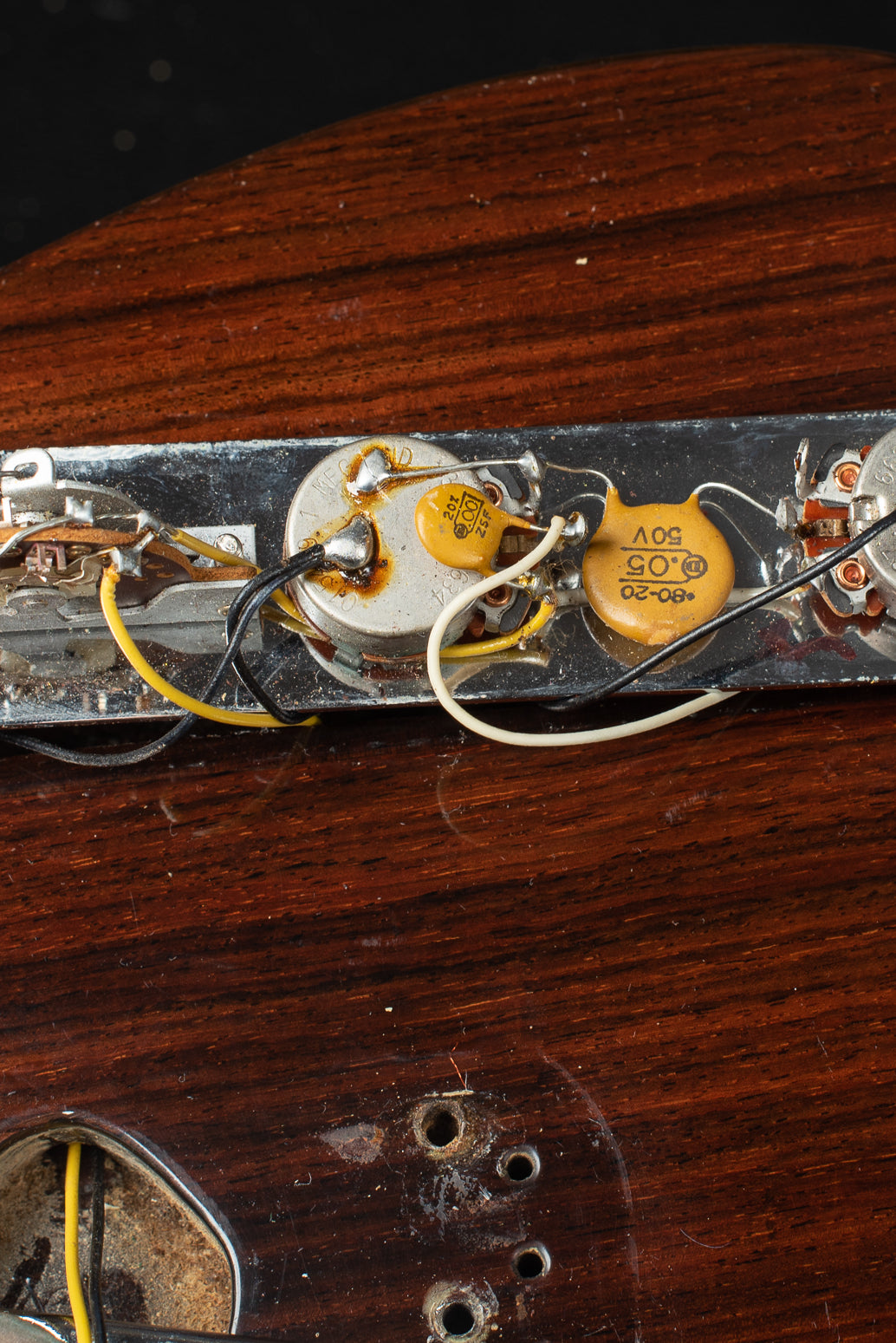 Control panel with switch and potentiometers on the Fender Rosewood Telecaster 1971 guitar.
