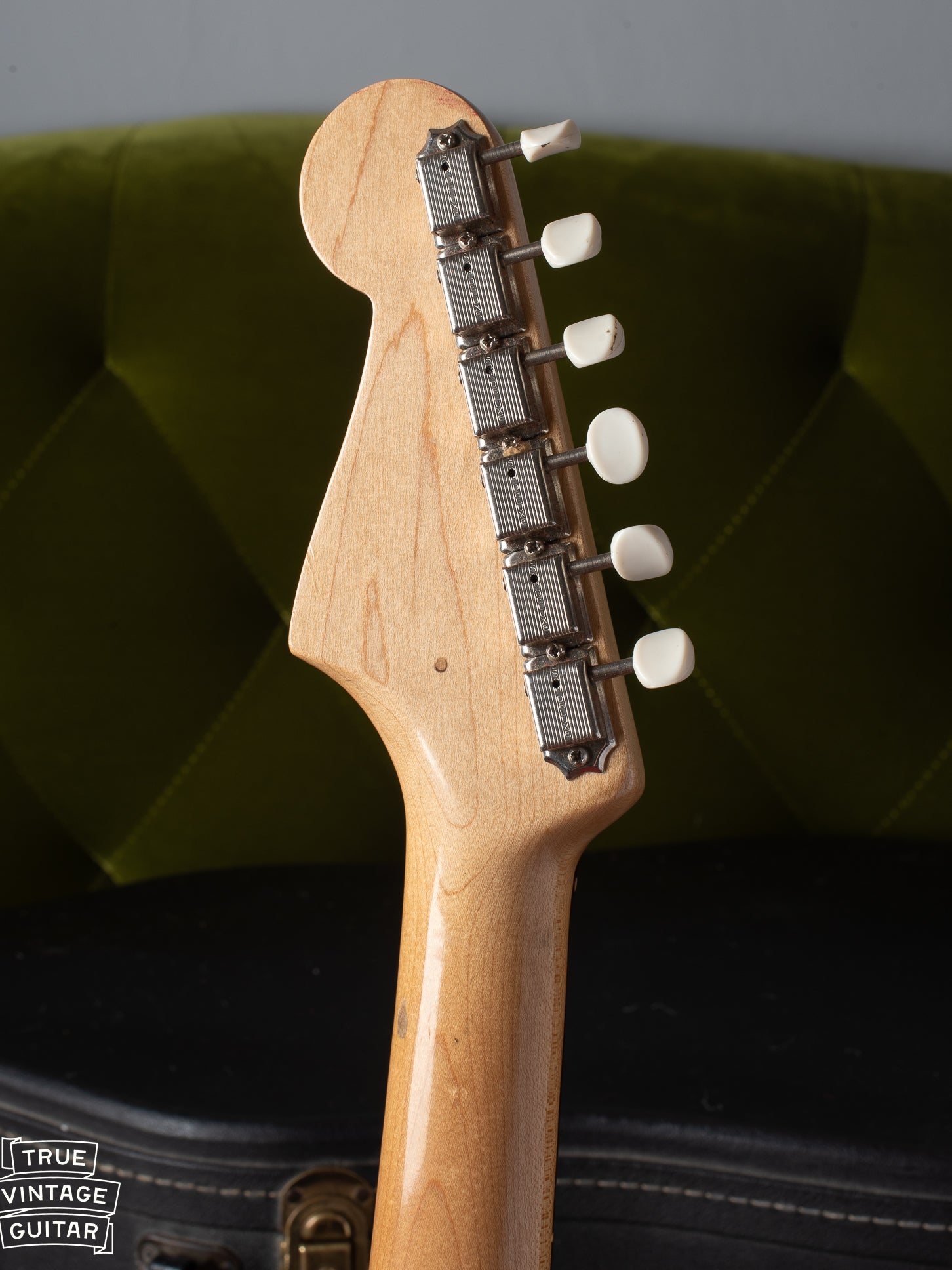 Single line Kluson tuners Fender Duo Sonic 1962