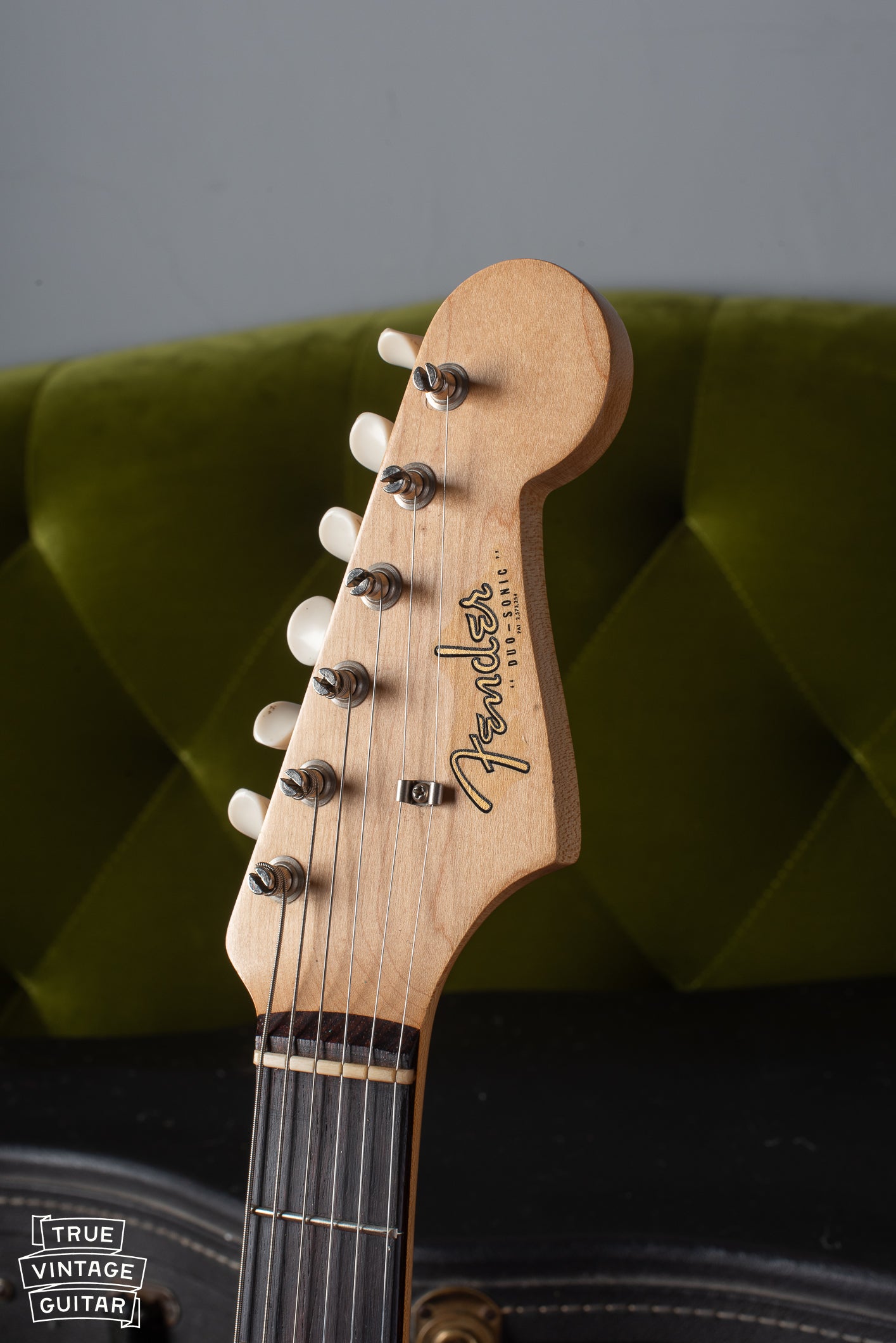 Fender Duo Sonic 1962 headstock and gold logo