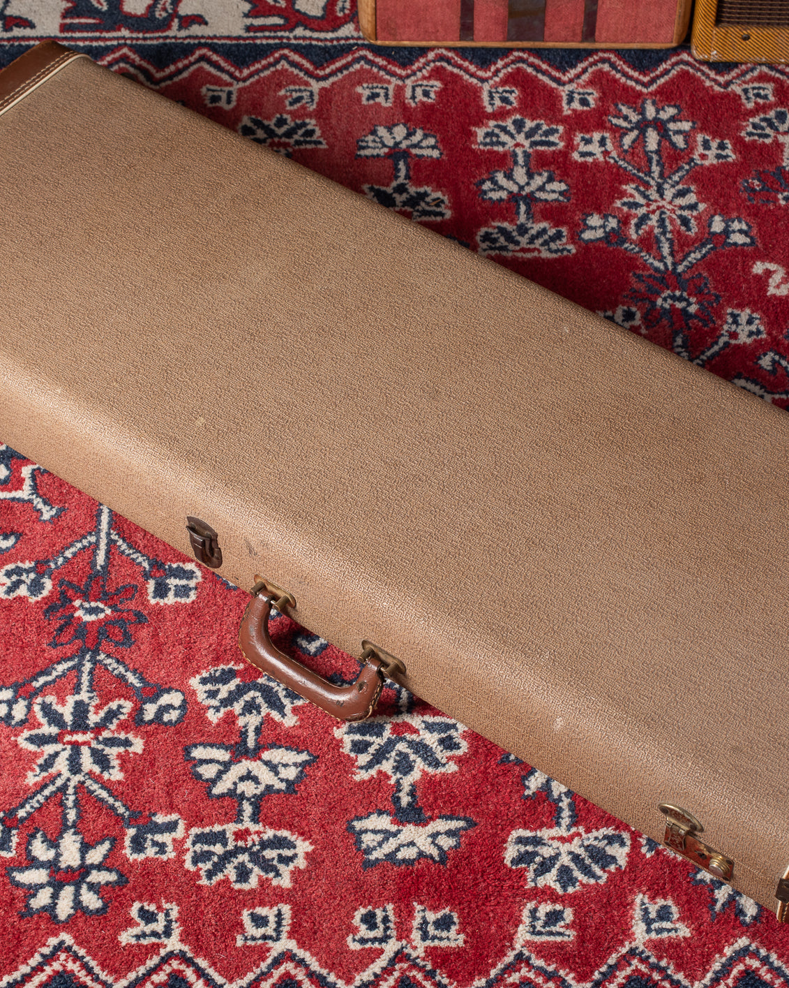 Brown Fender case with brown leather ends, 1961