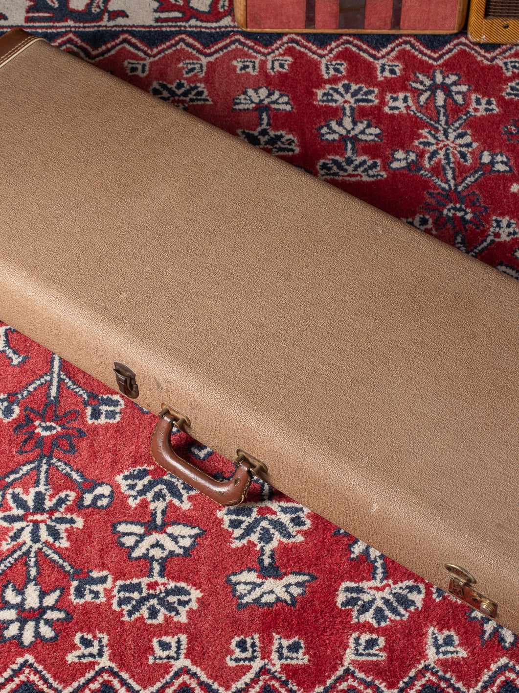 Brown Fender case with brown leather ends, 1961