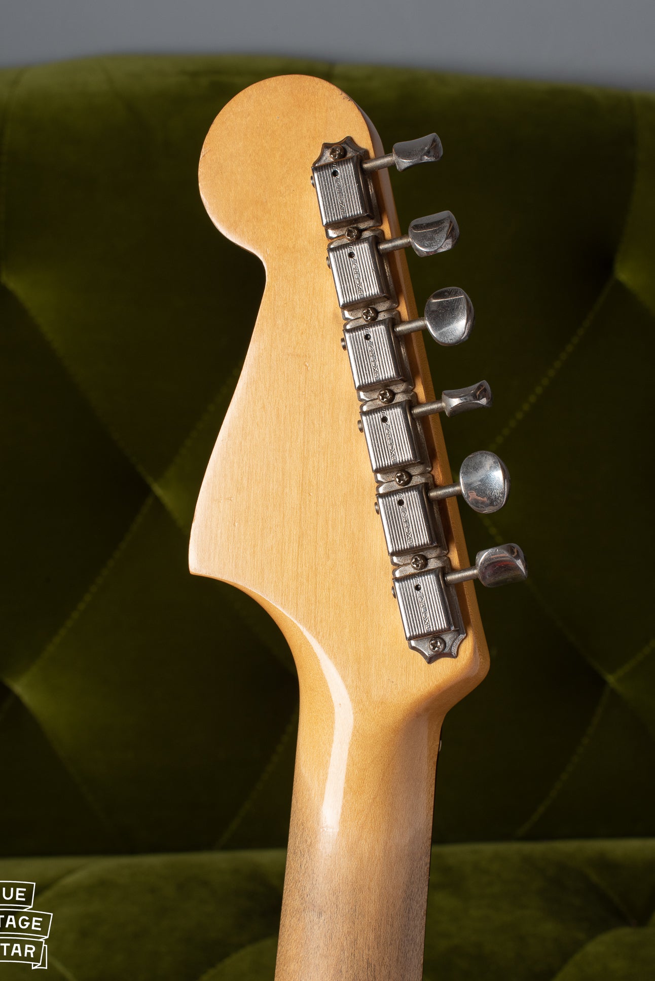 Single line Kluson tuners on 1964 Fender Jazzmaster