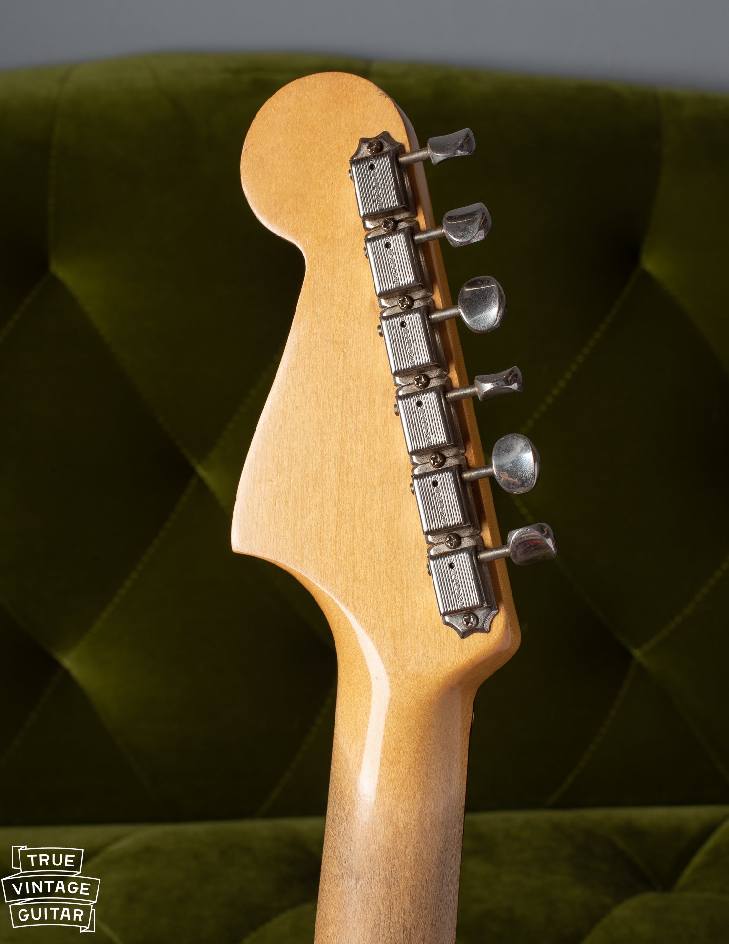 Single line Kluson tuners on 1964 Fender Jazzmaster