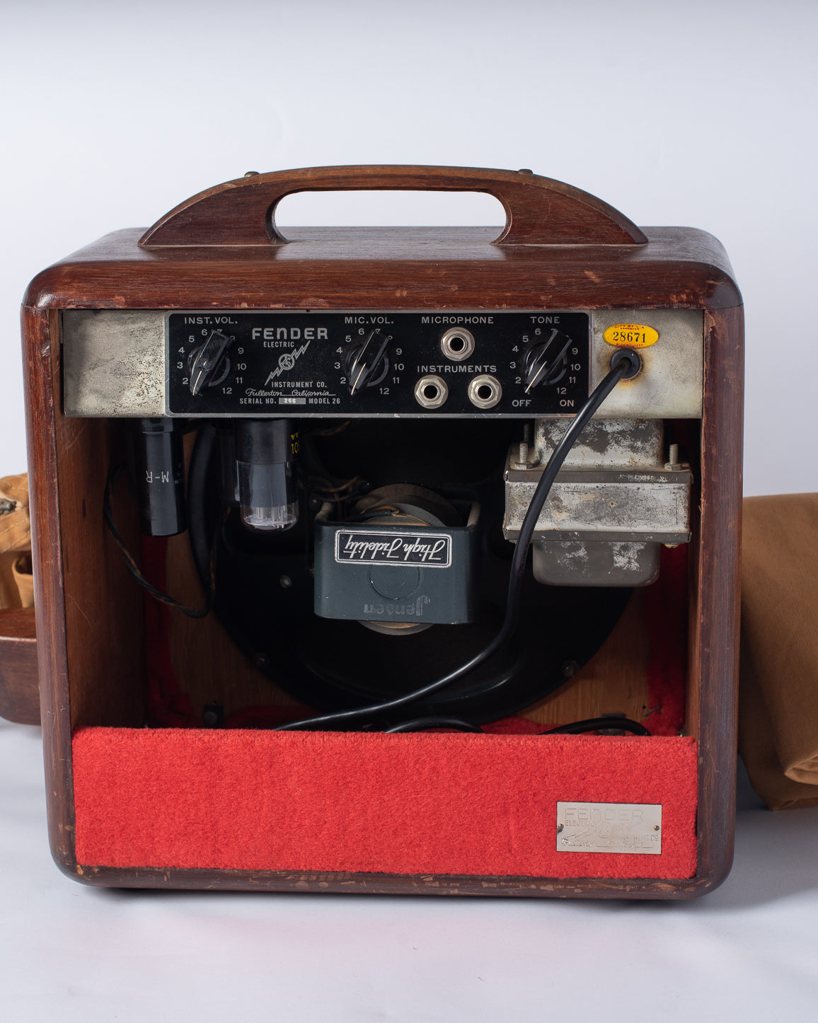 Fender Model 26 Amp woody with small Fender metal badge