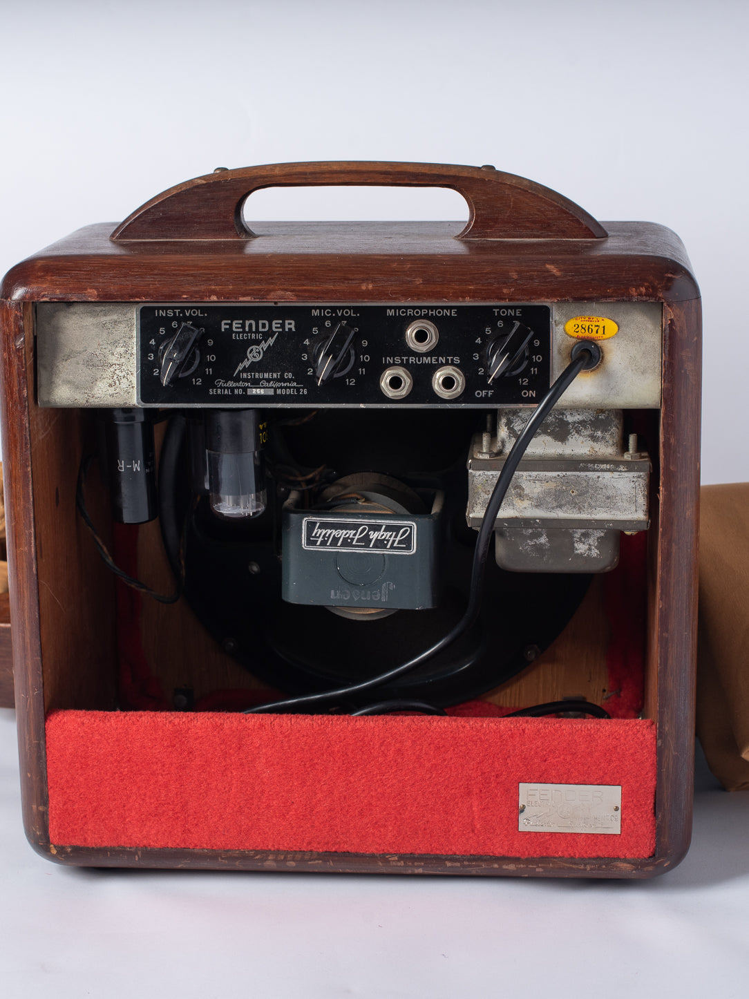Fender Model 26 Amp woody with small Fender metal badge