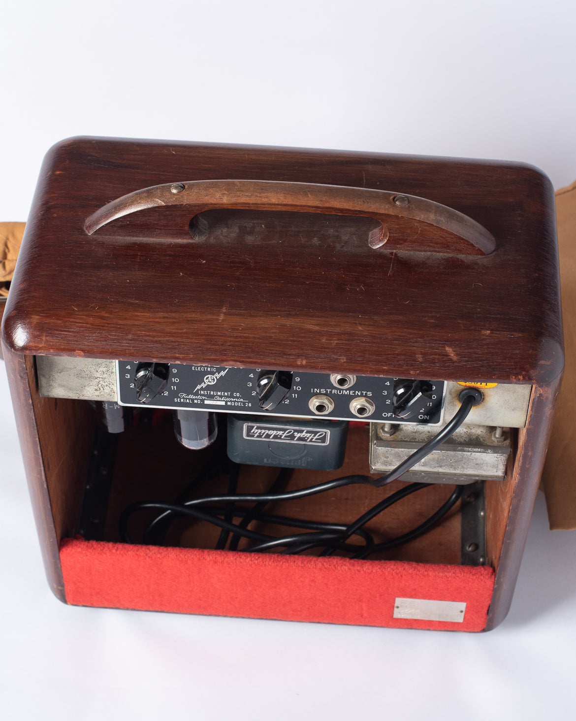 Wooden woody cabinet Fender Model 26