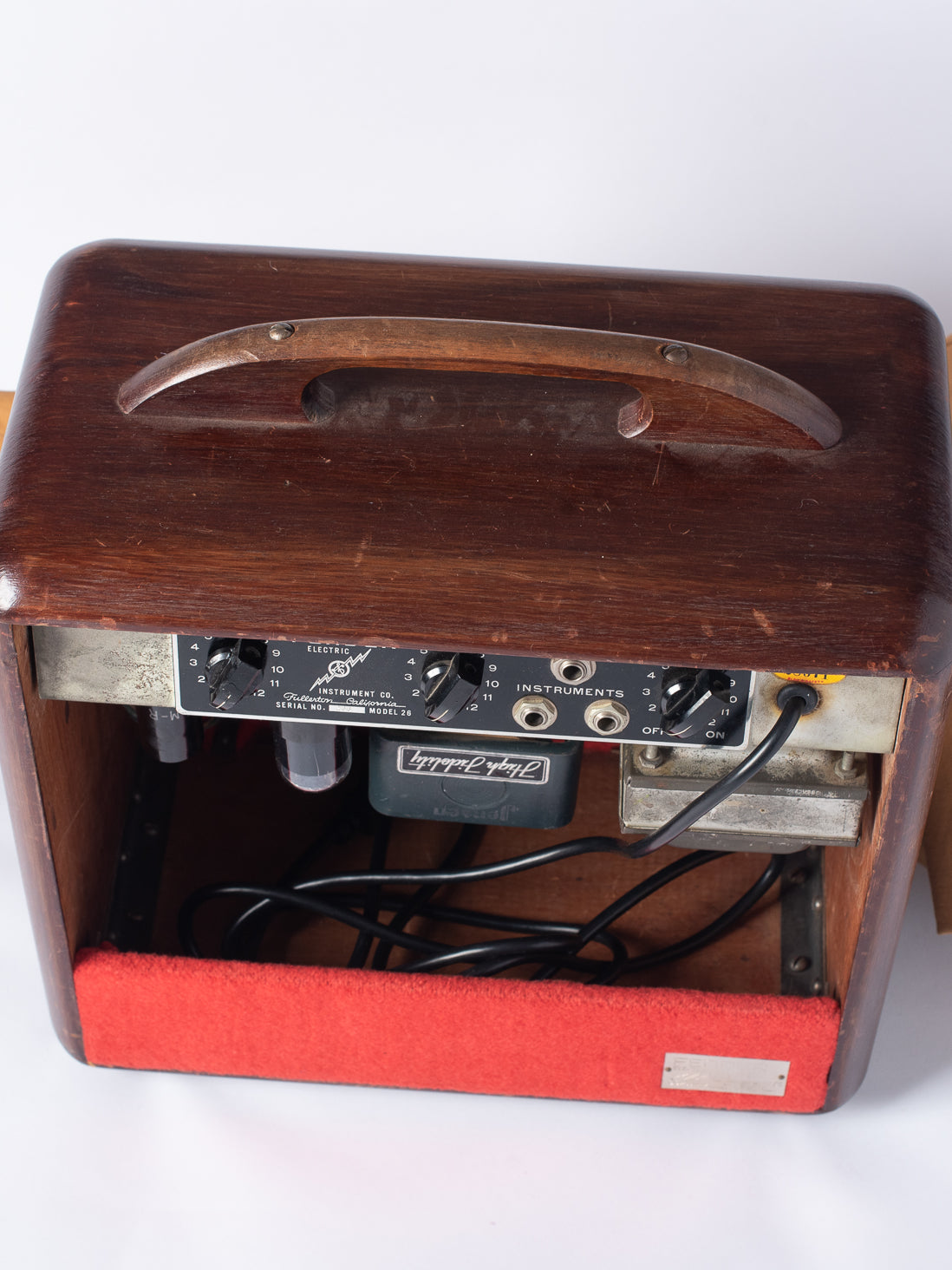 Wooden woody cabinet Fender Model 26